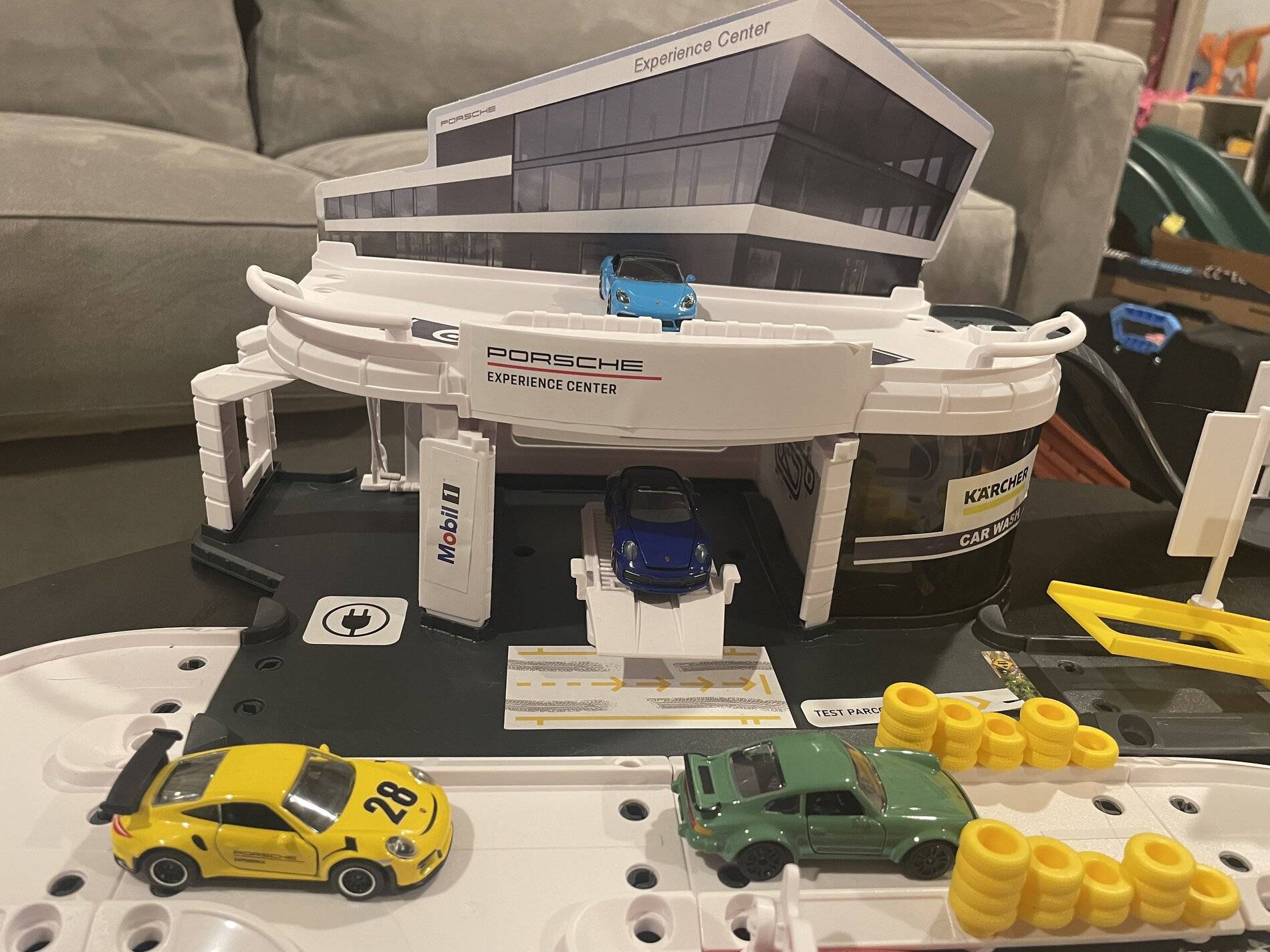 Porsche Cayenne EV LEGO EV comes with Tachometer 0F92CC79-9708-4EC3-88BC-4B33D45BC83D