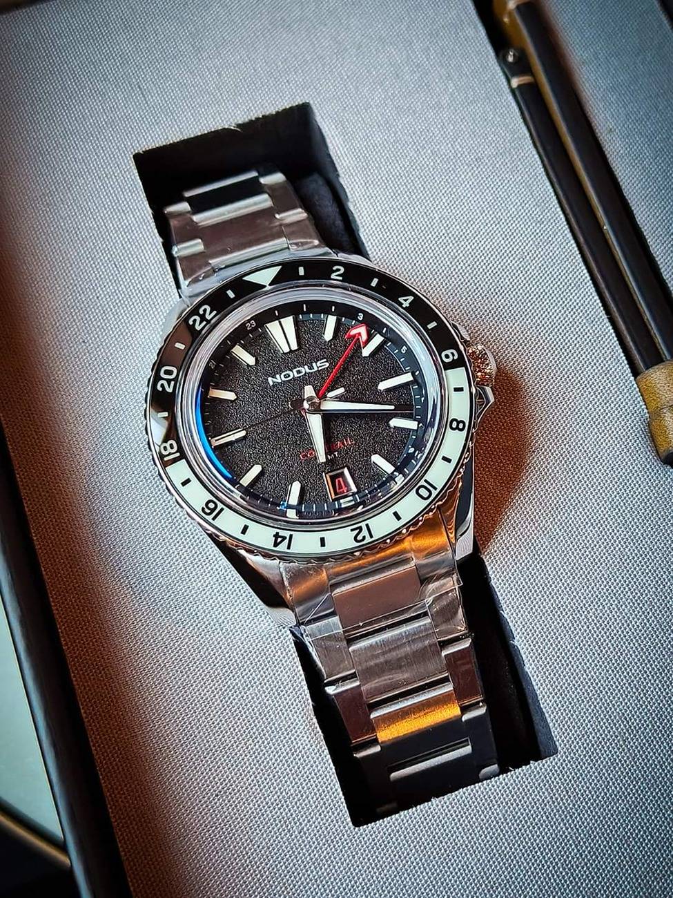 Porsche Cayenne EV Watch collectors - let's talk watches here! 1000057211