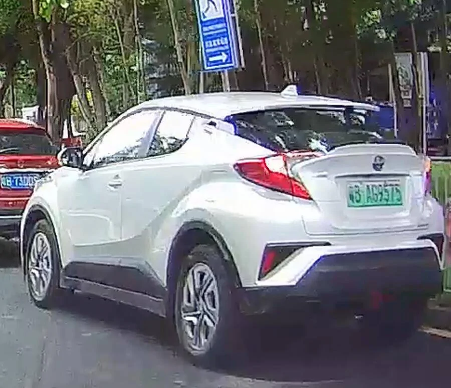 Porsche Cayenne EV Vaporware salesman Elon 1625719774042