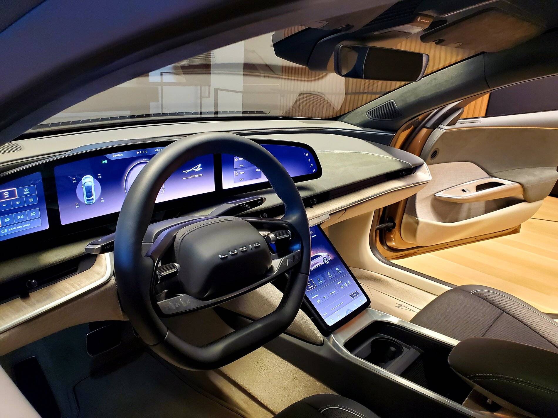 Porsche Cayenne EV Lucid Air - Motor Trend Review 20201203_162905