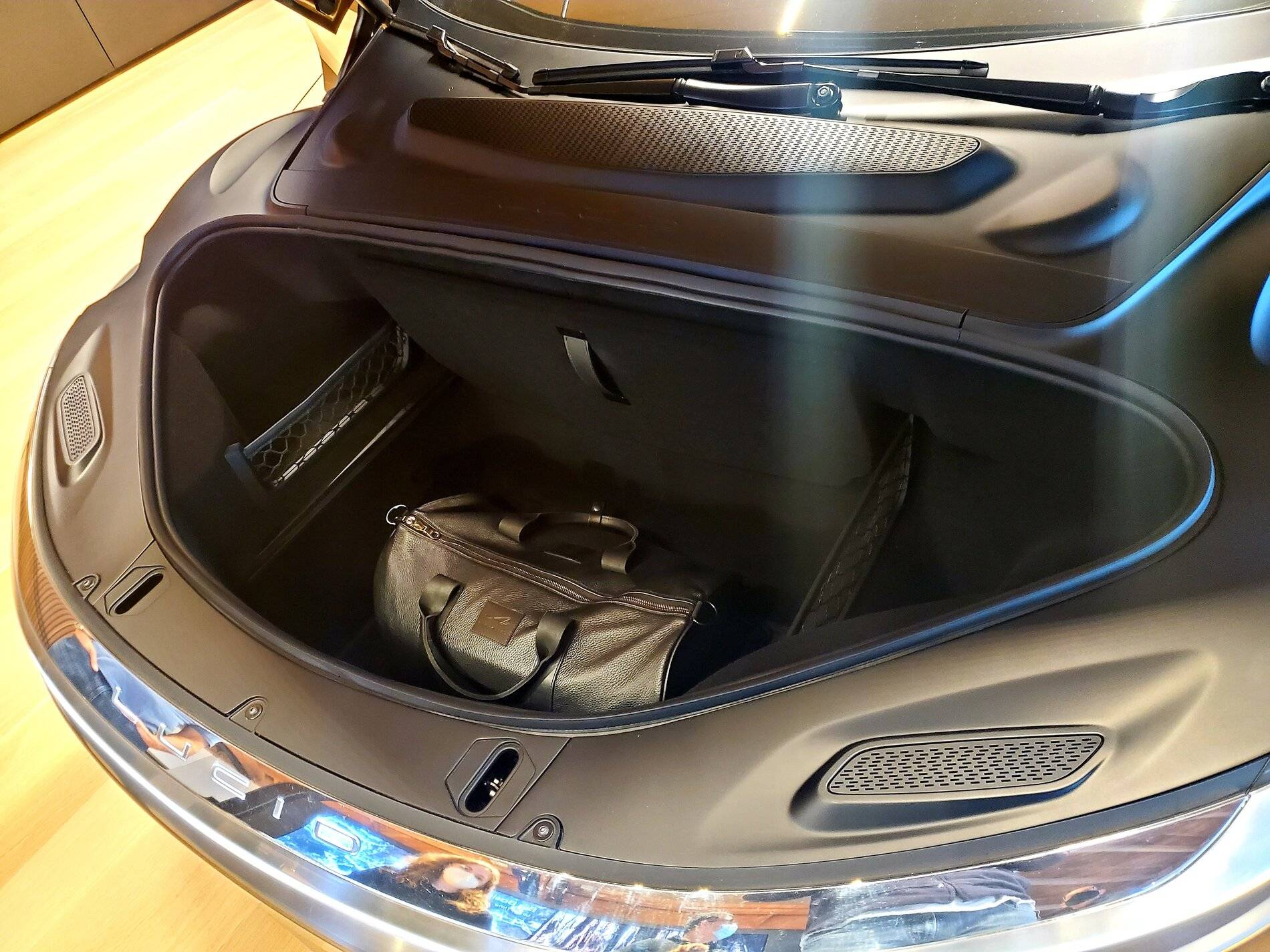 Porsche Cayenne EV Lucid Air - Motor Trend Review 20201203_162949