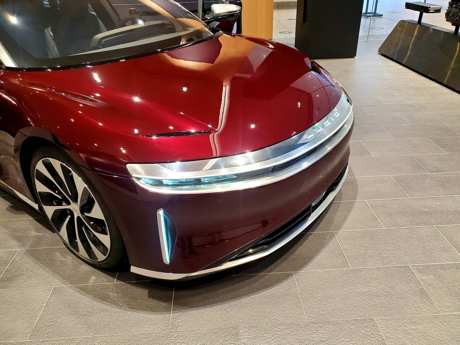 Porsche Cayenne EV Lucid Air - Motor Trend Review 20210415_191444