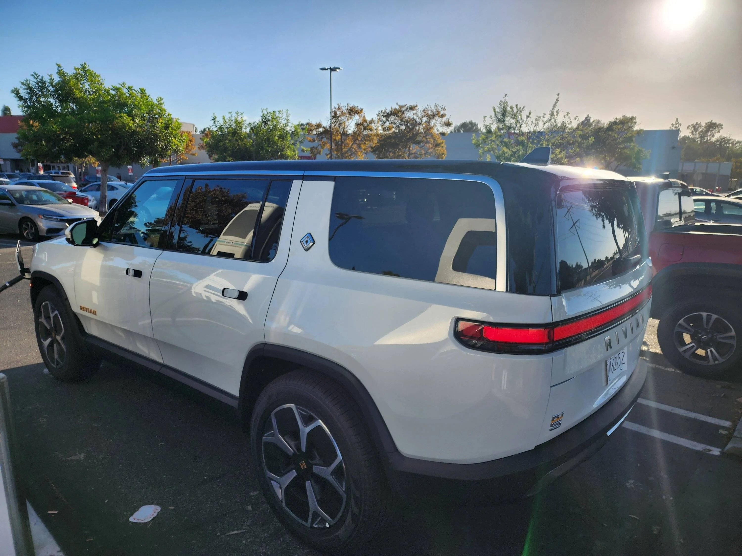 Porsche Cayenne EV Rivian… 20220930_172018