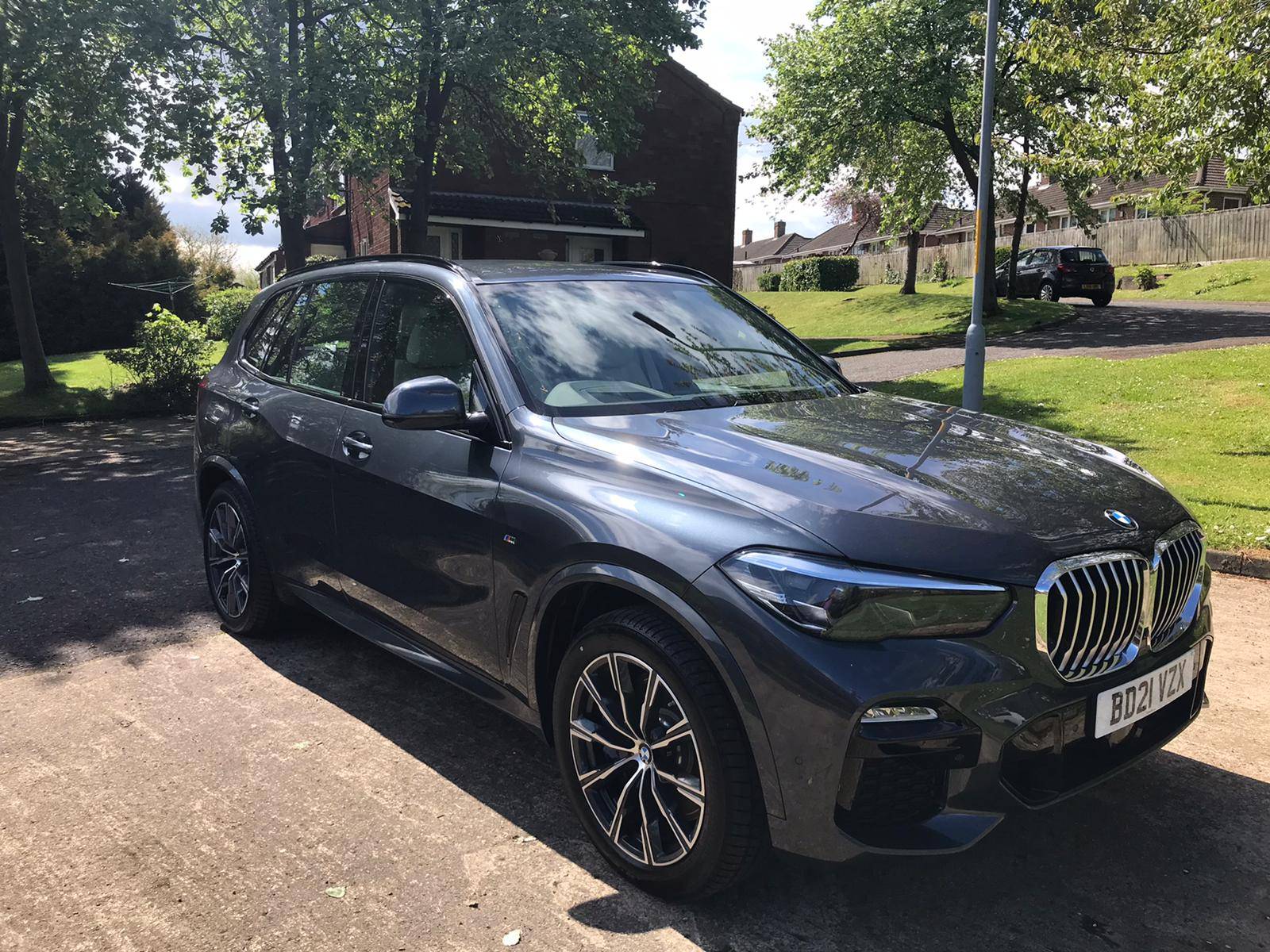 Porsche Cayenne EV BMW i4 and iX in person 21B71718-F7B2-4CA3-9BFF-2D239324E05E