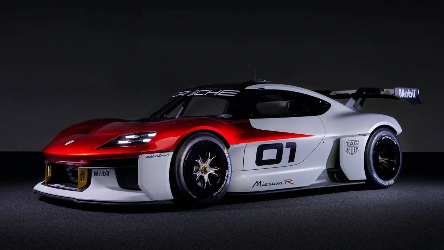 Porsche Cayenne EV Porsche Announces Mission R EV Sports Car Concept 300821-Porsche0318_LDN
