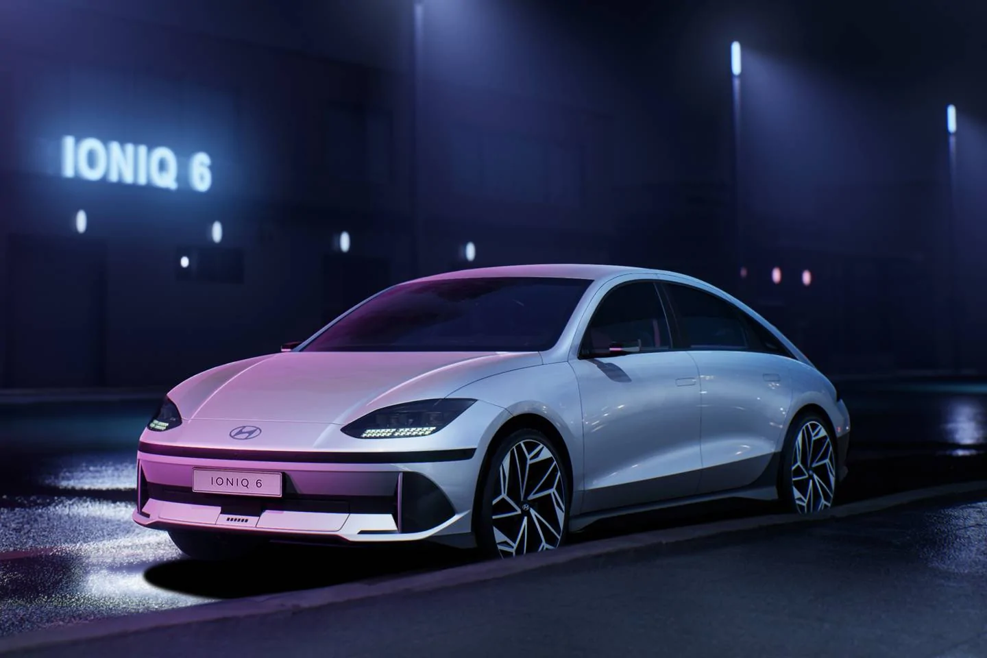 Porsche Cayenne EV Taycan v Hyundai Ioniq 6 42820258-E03E-4EFB-96C8-1FDD9956641E