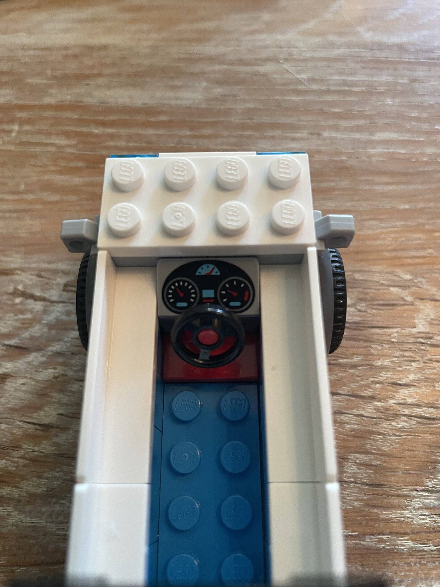 Porsche Cayenne EV LEGO EV comes with Tachometer 7286A939-ECAB-48AF-A1B3-CFC691AA4704