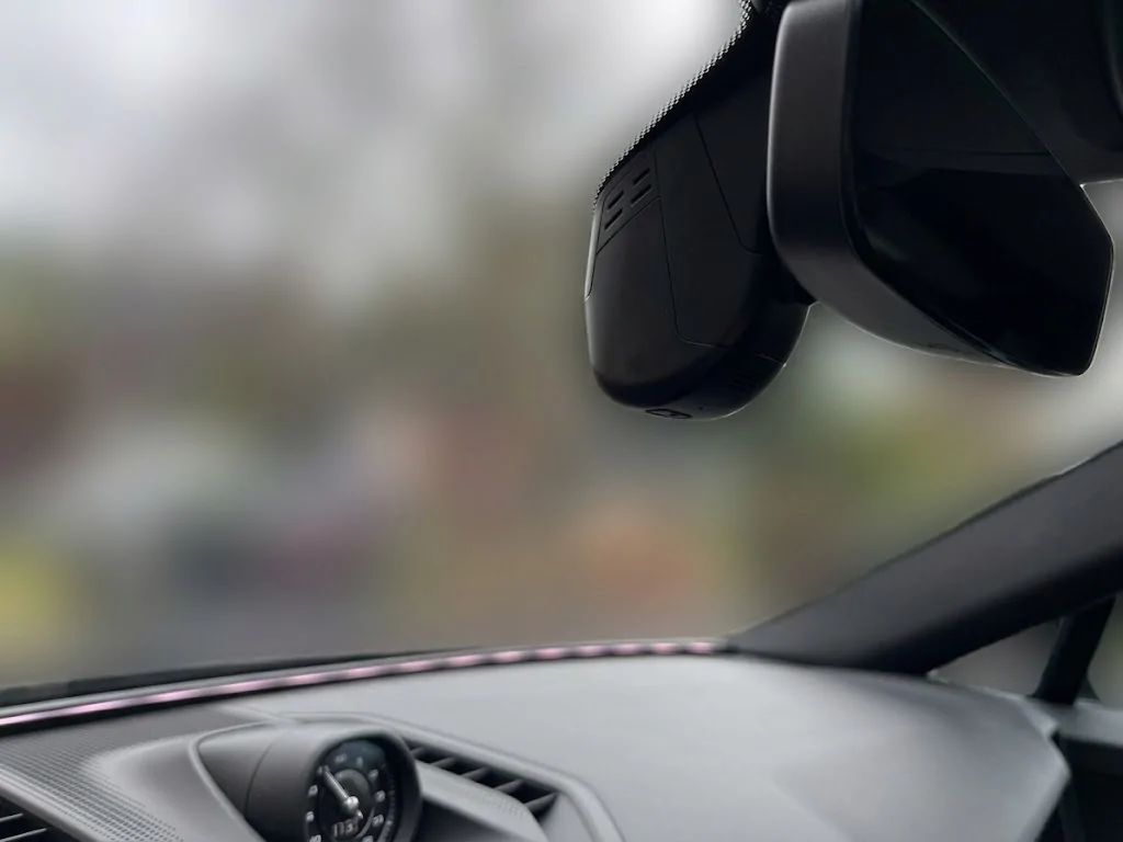 Porsche Cayenne EV Porsche Dashcam 7649afdc-eb7c-4885-981d-140b093e375