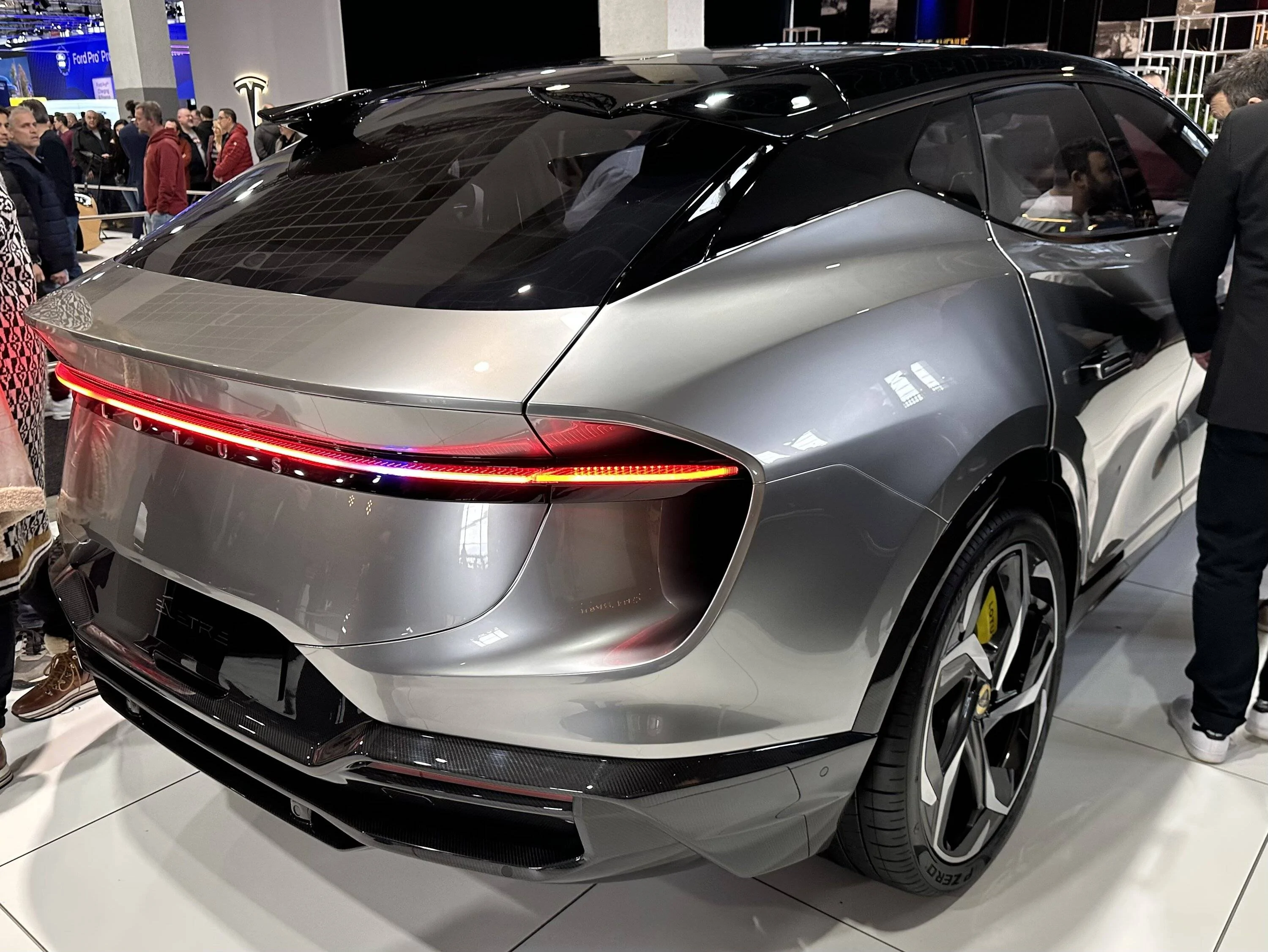 Porsche Cayenne EV New EV Lotus Eletre 78F4D2AB-CF0D-4484-91B1-EB4D49D45CAA