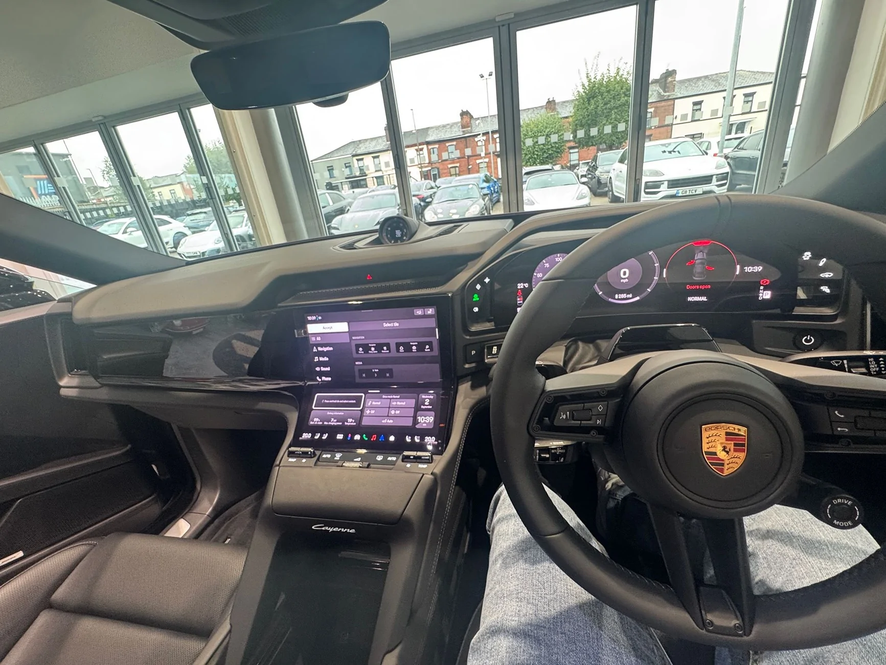 Porsche Cayenne EV My first time in a Cayenne EV today, and comparison to Taycan/Macan 953ddd30-4e5c-40b7-9601-1a33413f1ee2