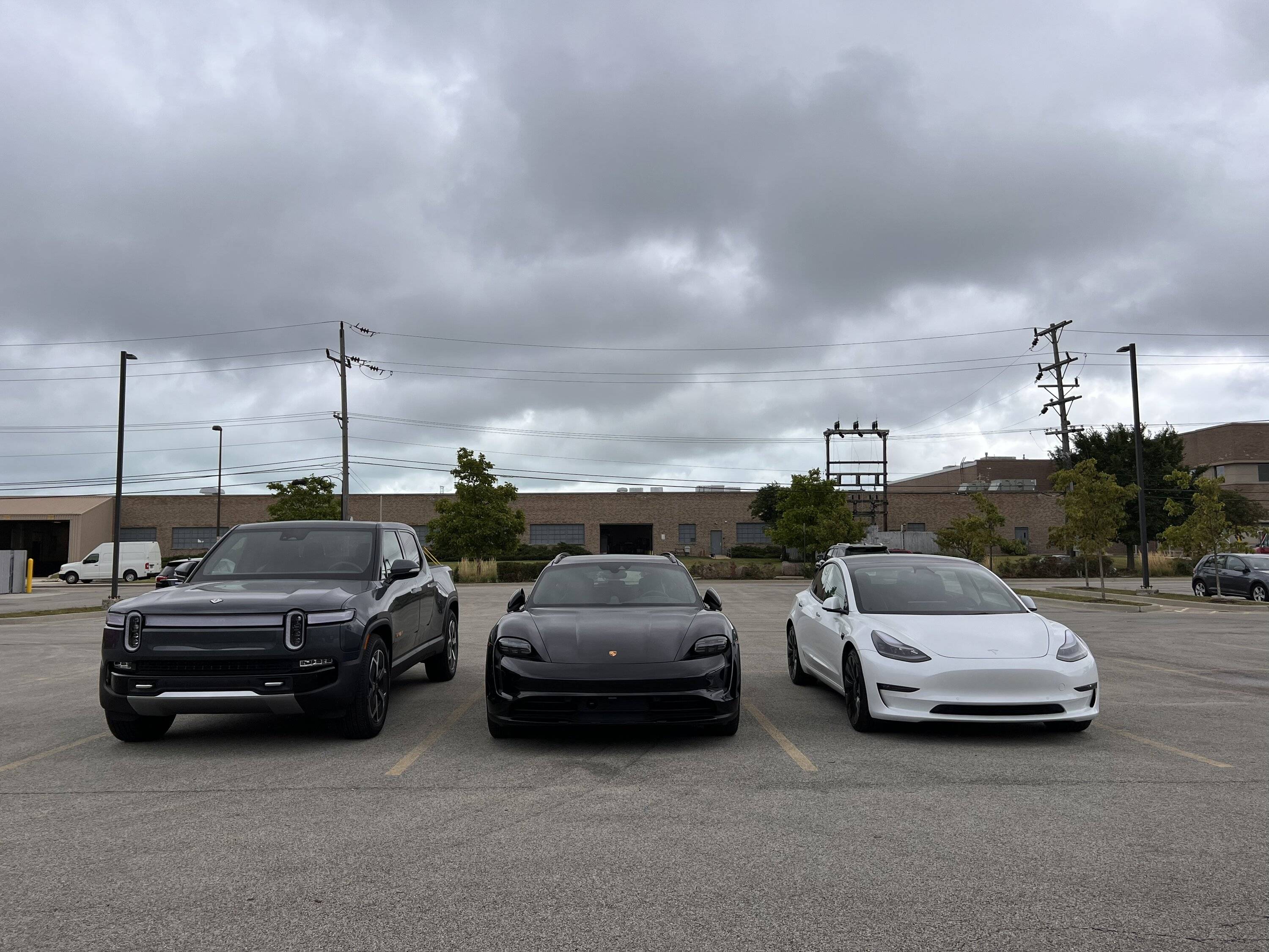 Porsche Cayenne EV Rivian… 9914AFC2-5083-4F38-984B-40864A25CA5F