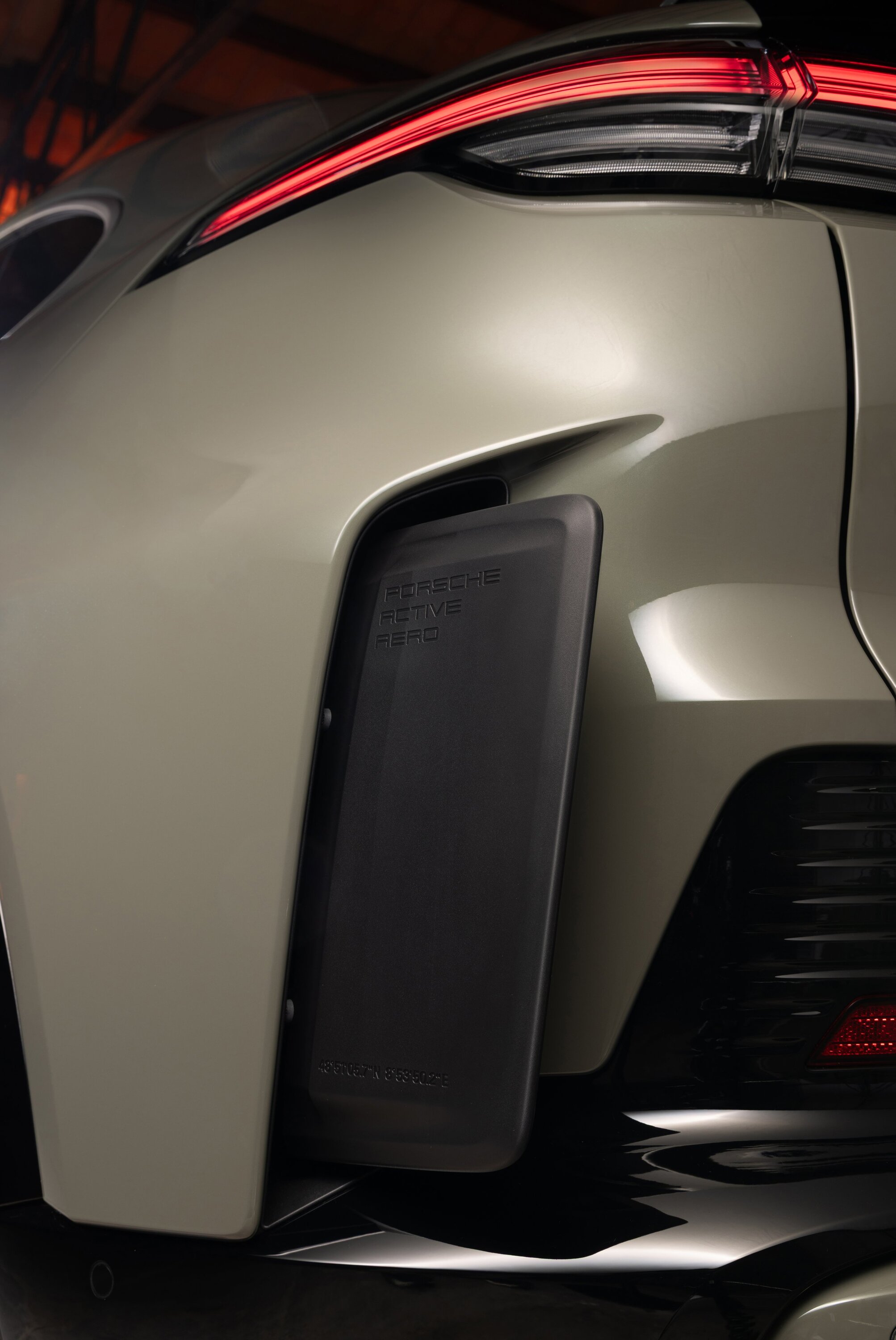 aero1_V6_685x1024_A4_RGB.jpg