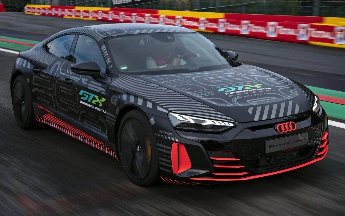 Porsche Cayenne EV Audi RS e-tron GT teased as 24 Hours of Spa pace car Audi-RS-e-tron-GT-prototype-2-e1603454486300-1200x751