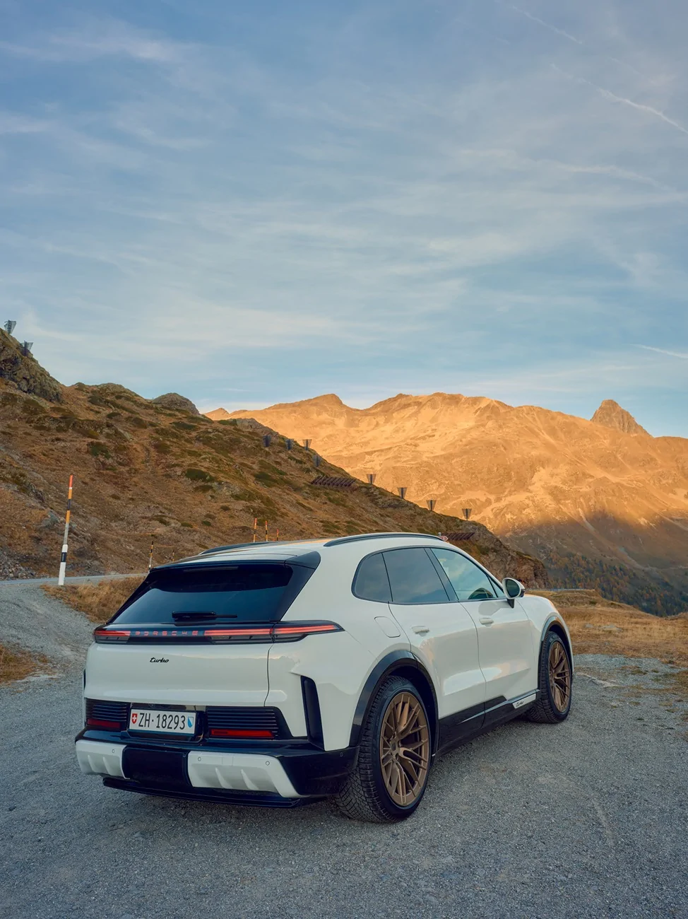 Porsche Cayenne EV Cayenne Turbo EV Switzerland B0000728