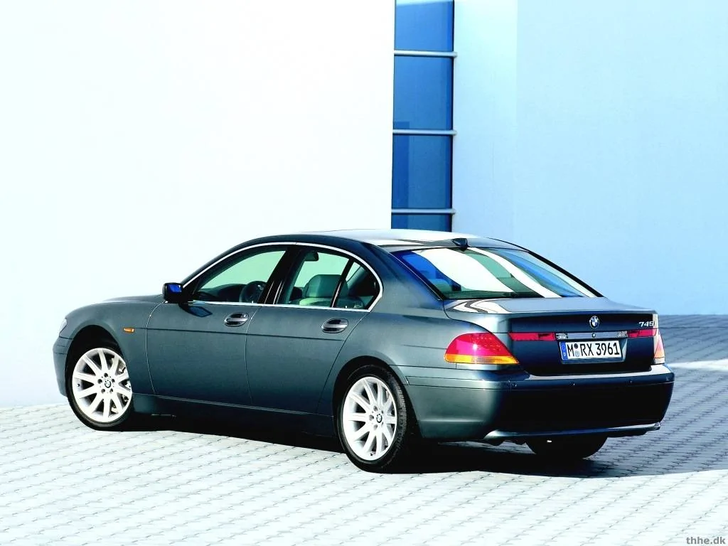 Porsche Cayenne EV The New 7 Series BMW BMW_745i-03_1024