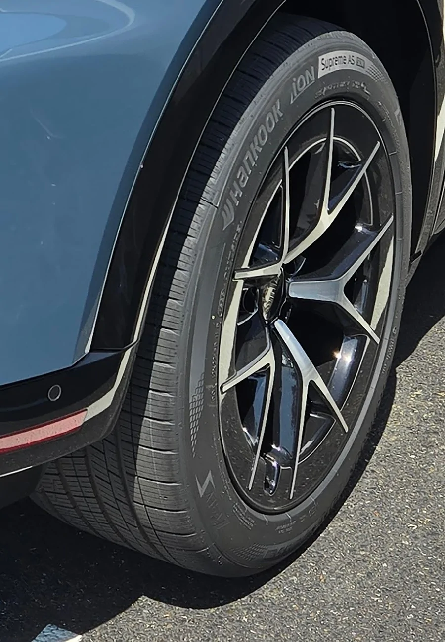 Porsche Cayenne EV Anyone Get a Cayenne Turbo With 21” Wheels With All Season Tires? cayenne turbo 2