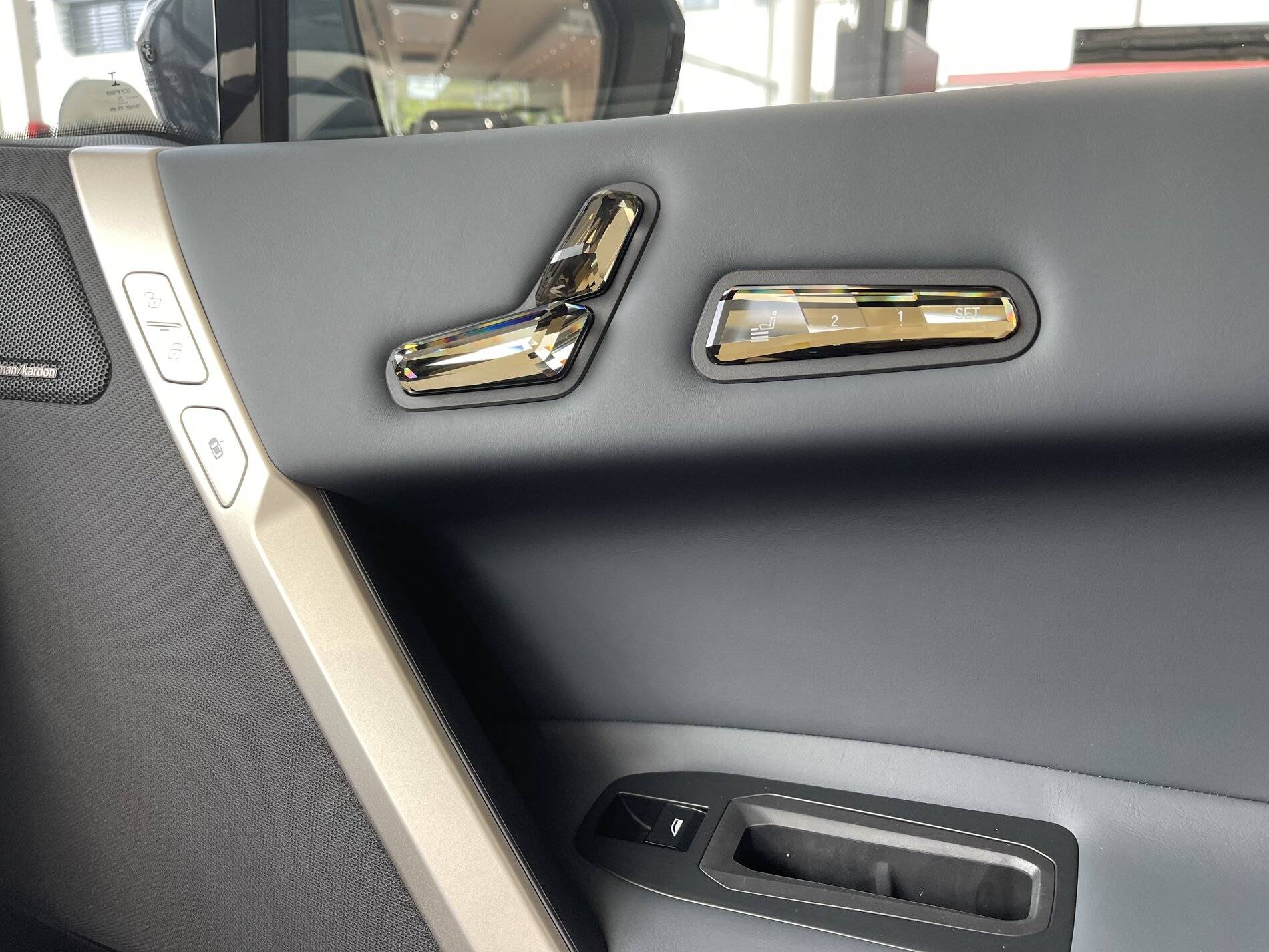 Porsche Cayenne EV BMW i4 and iX in person F619D711-EDD6-4A3F-B7D5-E572D67C97C0