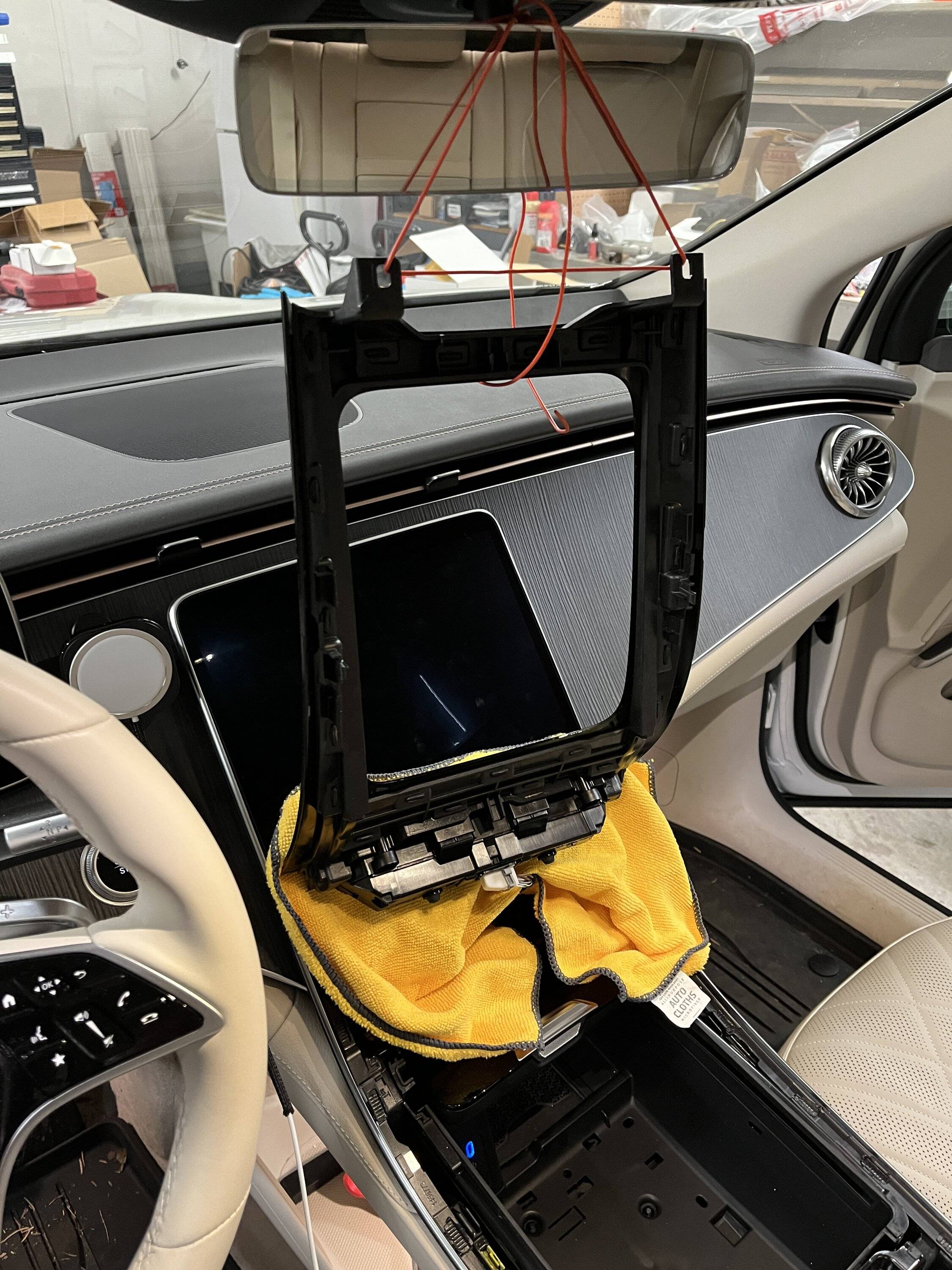 Porsche Cayenne EV Traded Taycan 4 CT for EQS 450 4Matic SUV HangingTrim