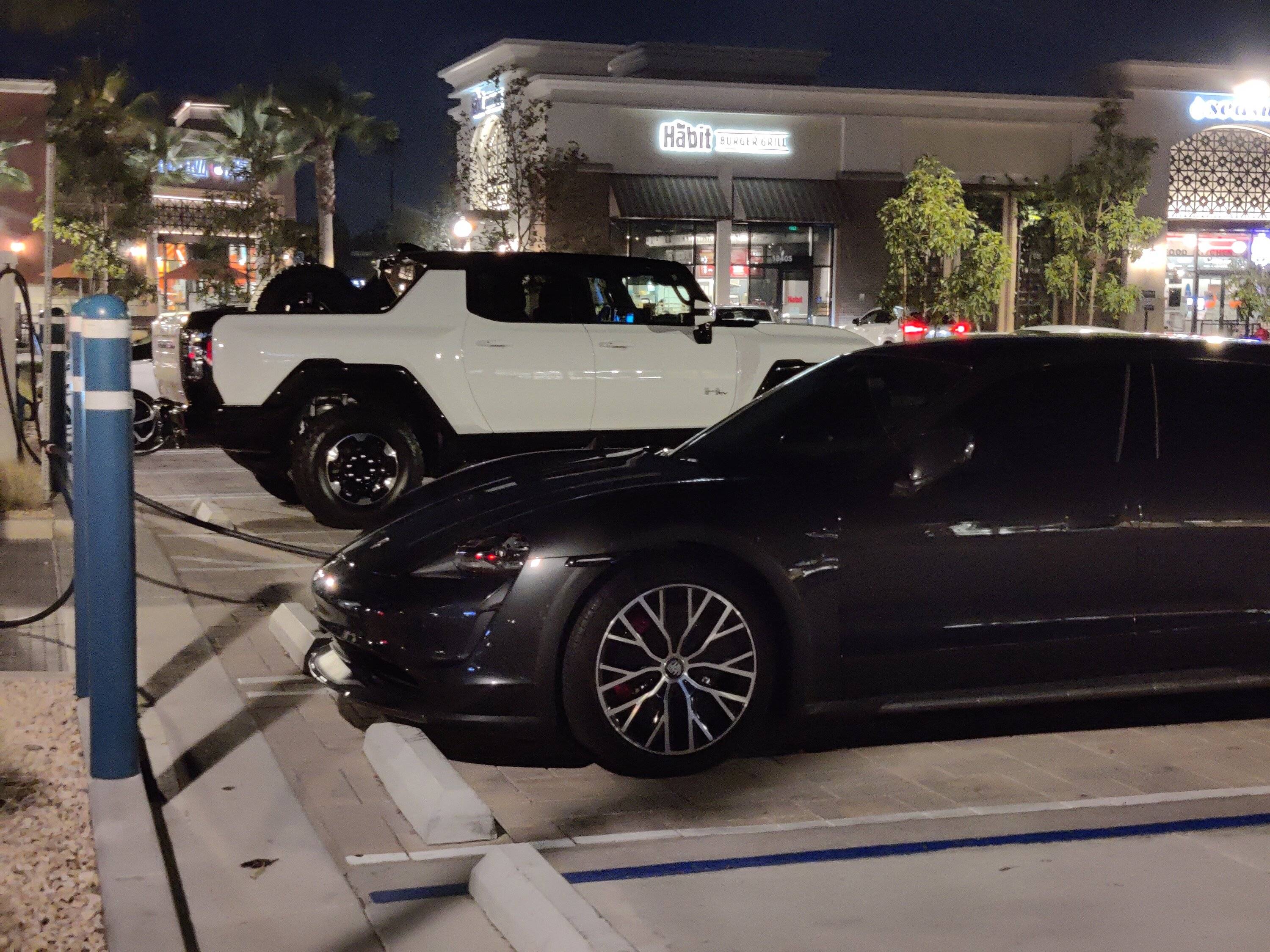 Porsche Cayenne EV Taycan CT vs Hummer EV IMG_20220801_204246