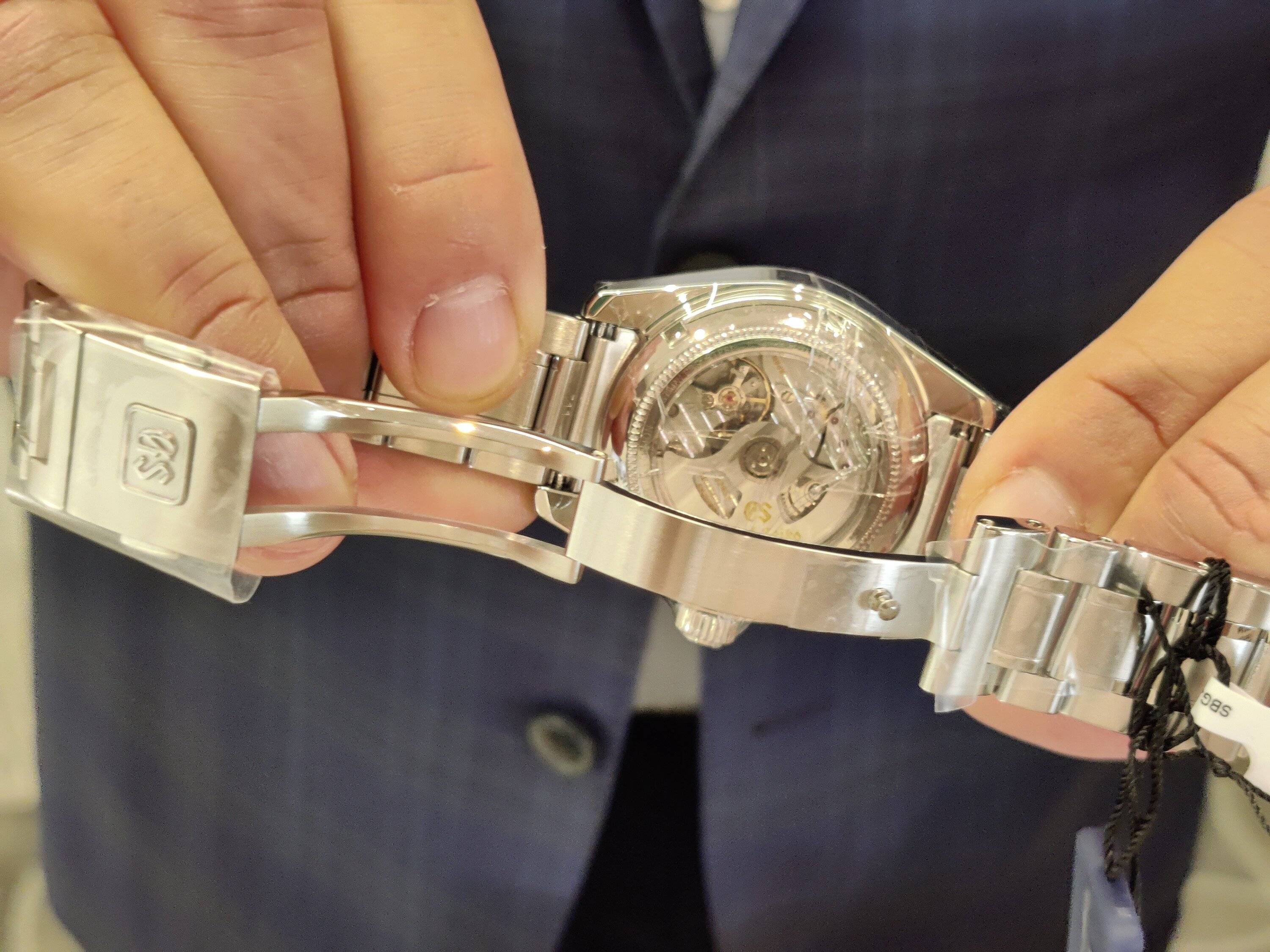 Porsche Cayenne EV Watch collectors - let's talk watches here! IMG_20220903_140441