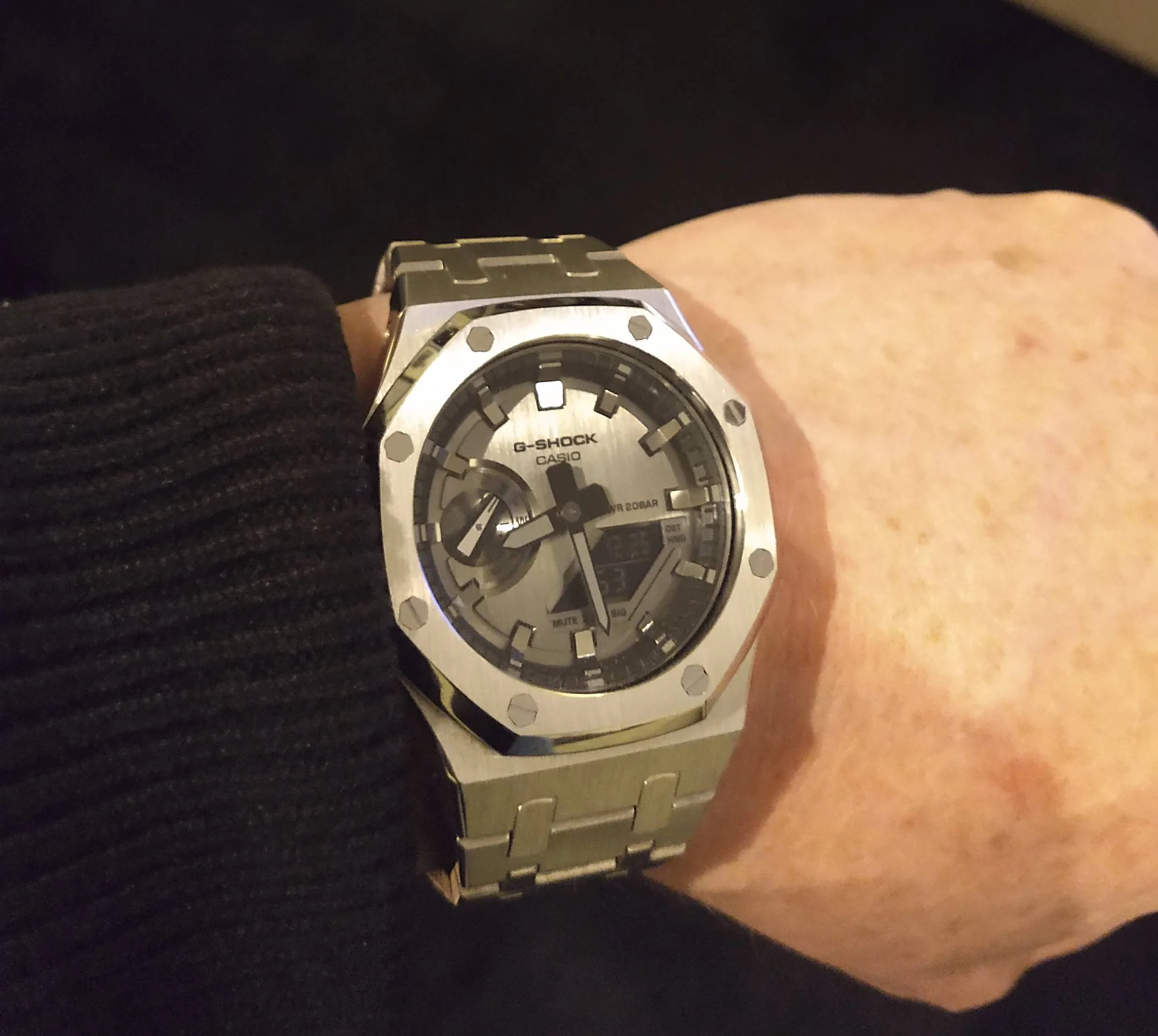 Porsche Cayenne EV Watch collectors - let's talk watches here! IMG_20221226_202834353