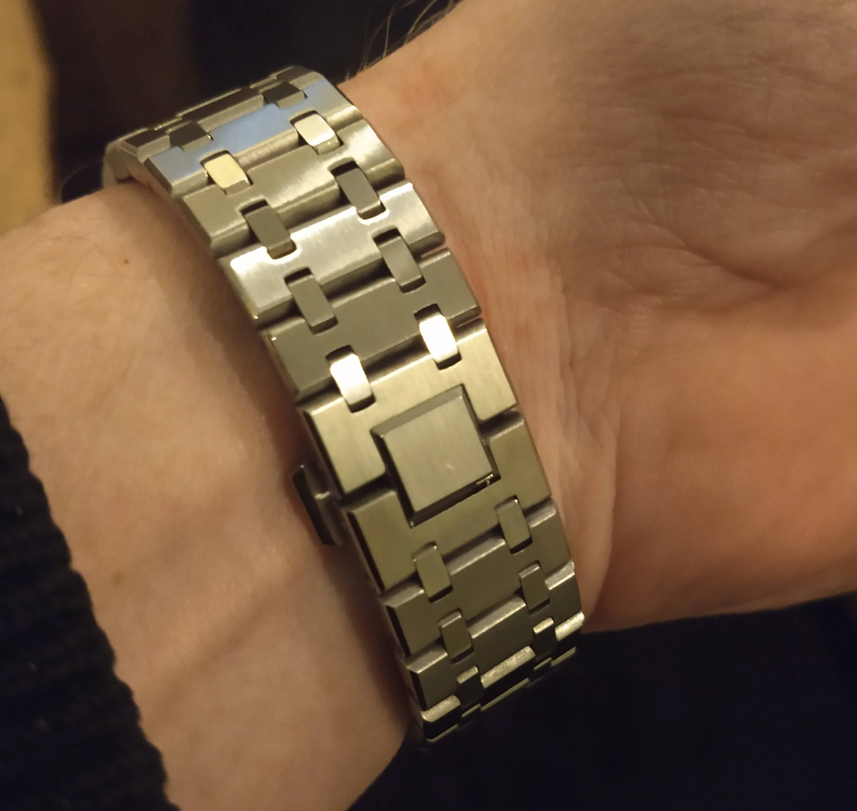Porsche Cayenne EV Watch collectors - let's talk watches here! IMG_20221226_213113276