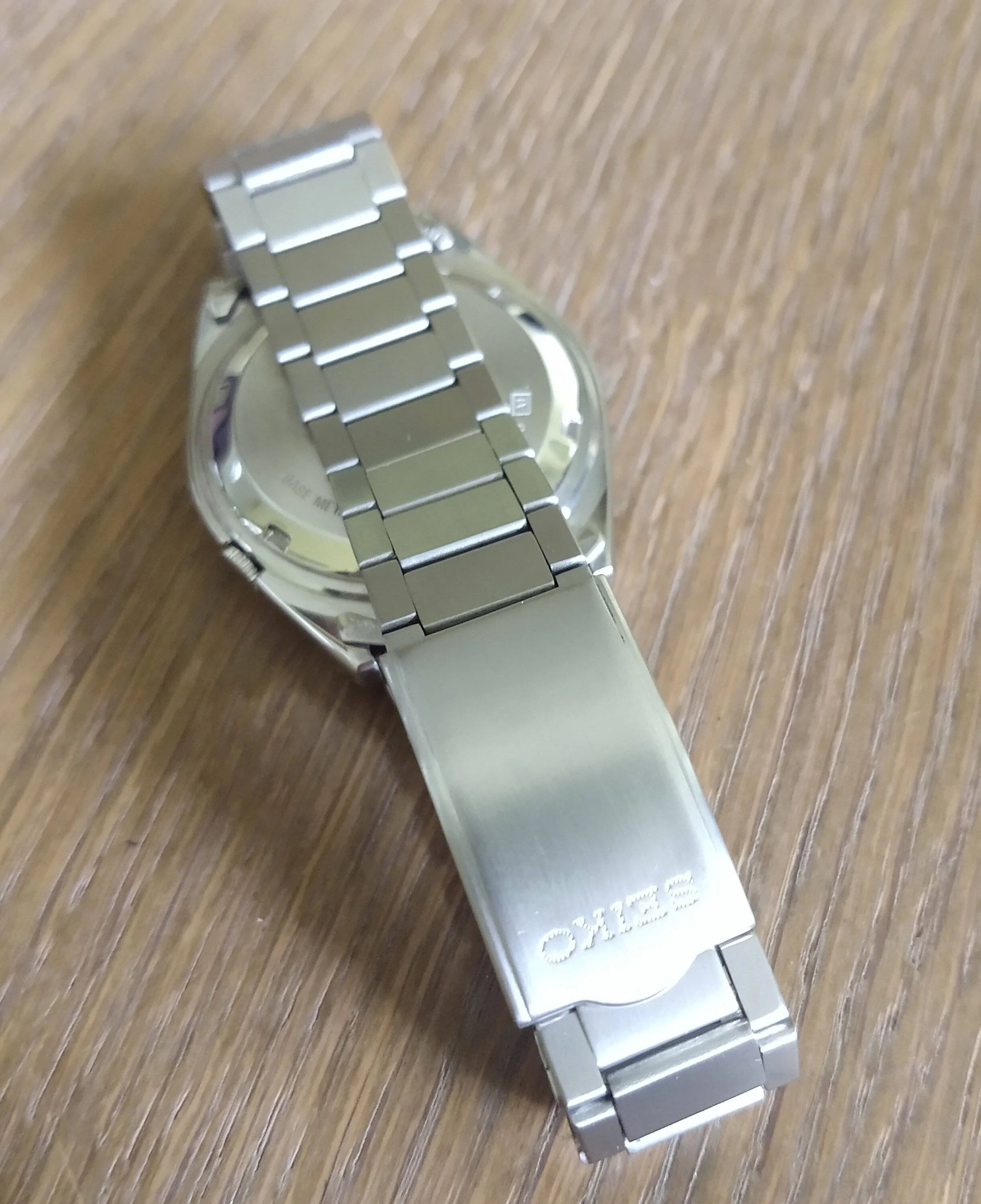Porsche Cayenne EV Watch collectors - let's talk watches here! IMG_20230222_152132668