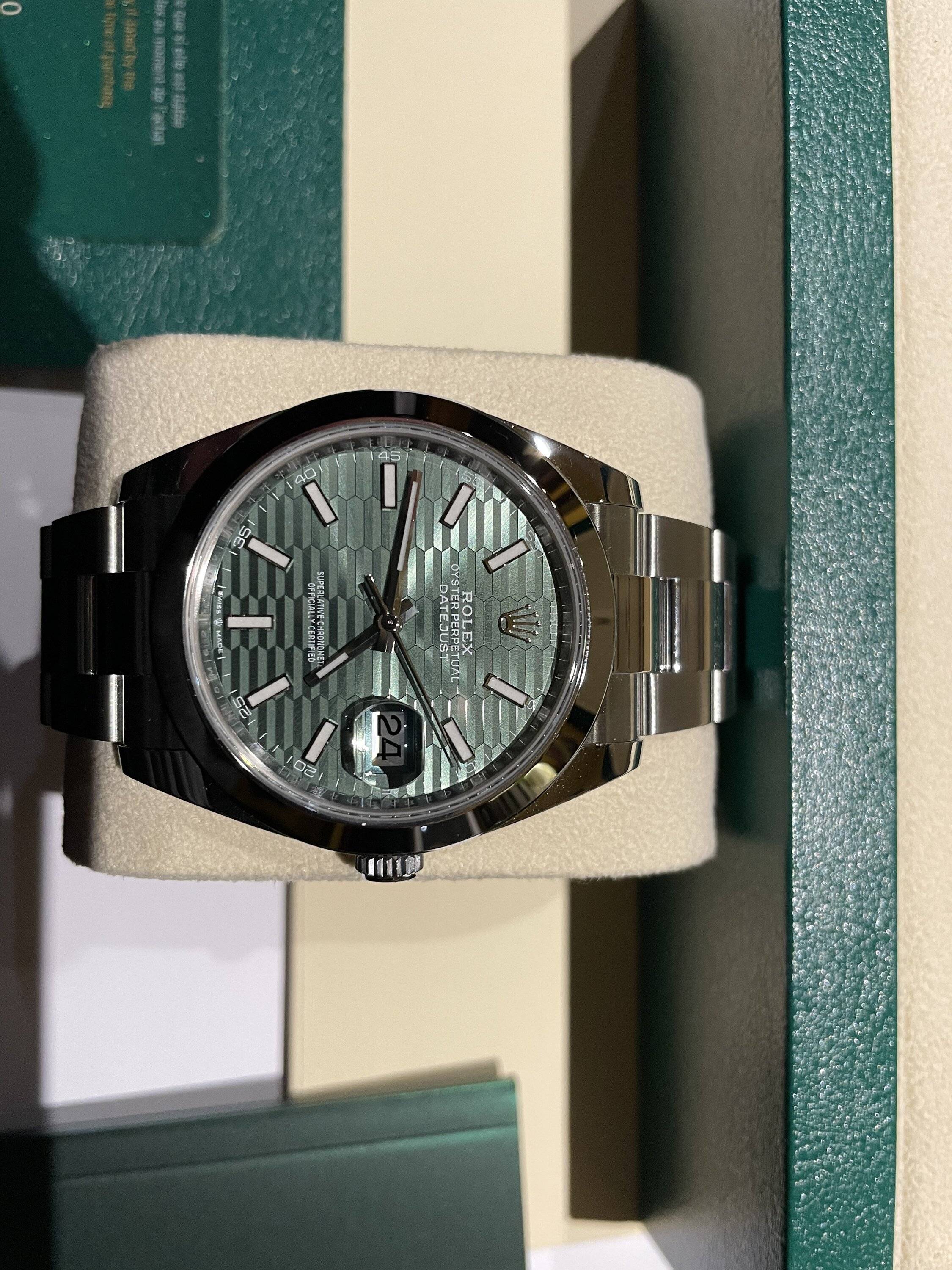 Porsche Cayenne EV Watch collectors - let's talk watches here! IMG_2110