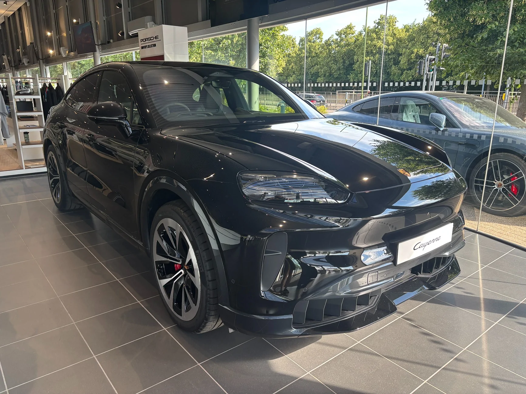 Porsche Cayenne EV Test drive SUV base model - Indecision! IMG_3780