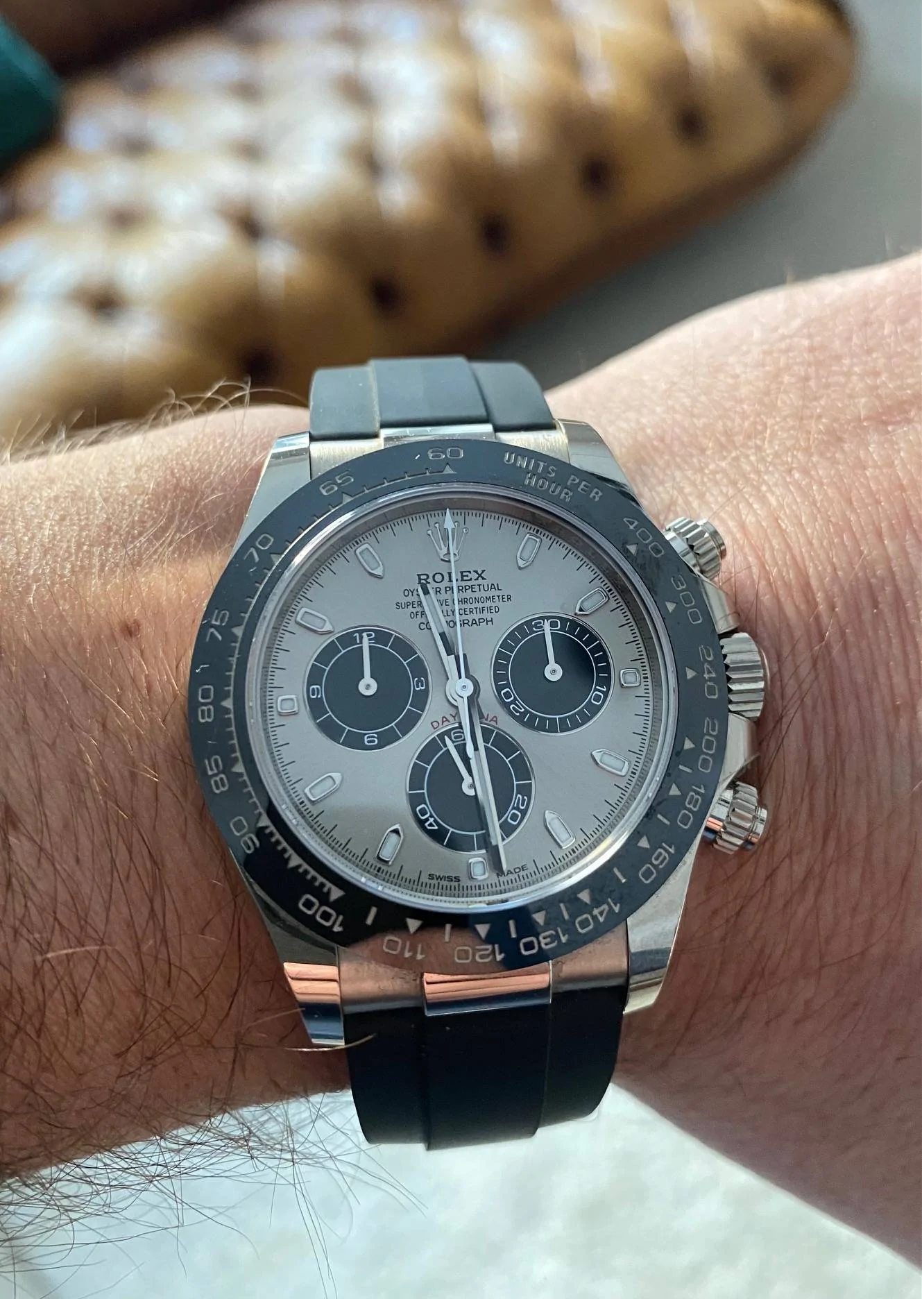 Porsche Cayenne EV Watch collectors - let's talk watches here! IMG_3801