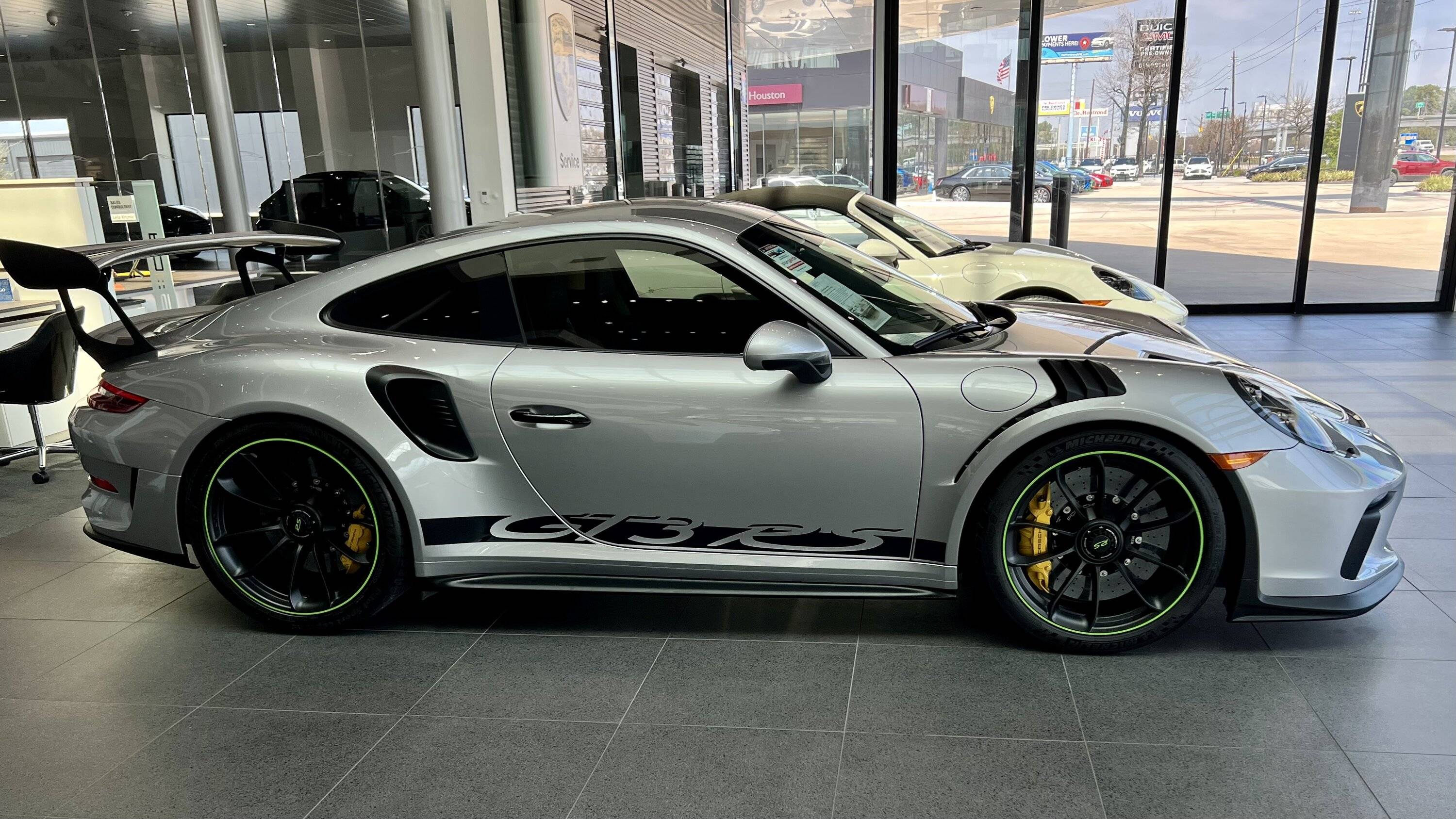 Porsche Cayenne EV 992 GT3RS sighting? IMG_5198
