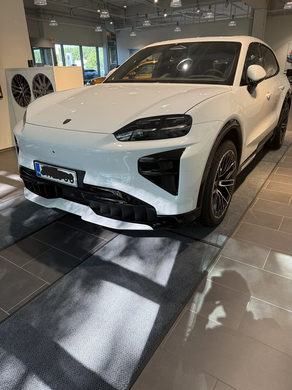Porsche Cayenne EV Cayenne spec check and colour choice IMG_yyy1