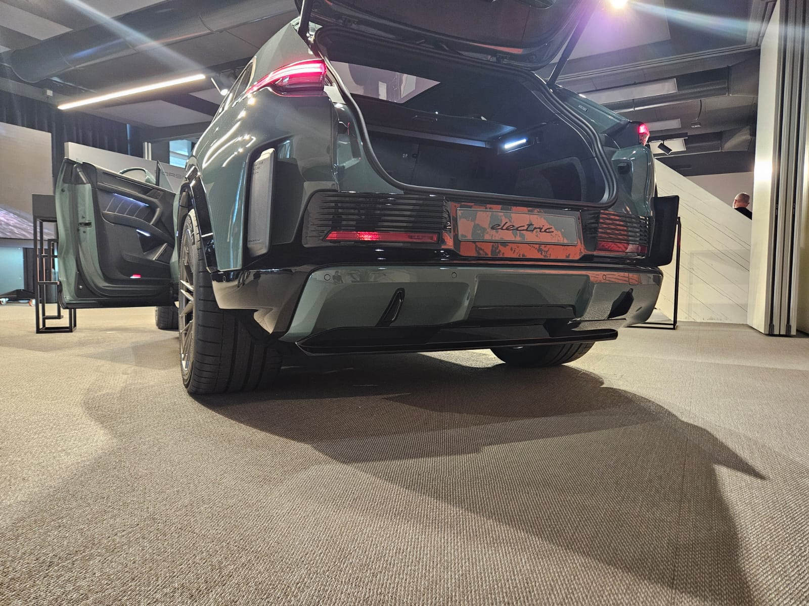 Porsche Cayenne EV Cayenne preview at the Franciacorta Experience Center Italia racetrack Immagine WhatsApp 2025-11-27 ore 15.59.37_5524b450