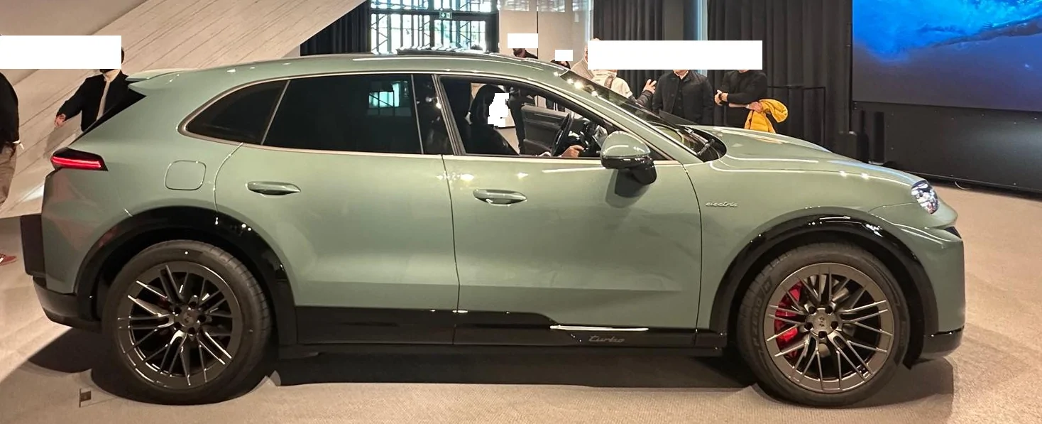 Porsche Cayenne EV Cayenne preview at the Franciacorta Experience Center Italia racetrack Immagine WhatsApp 2025-11-27 ore 16.22.36_3a2960a1