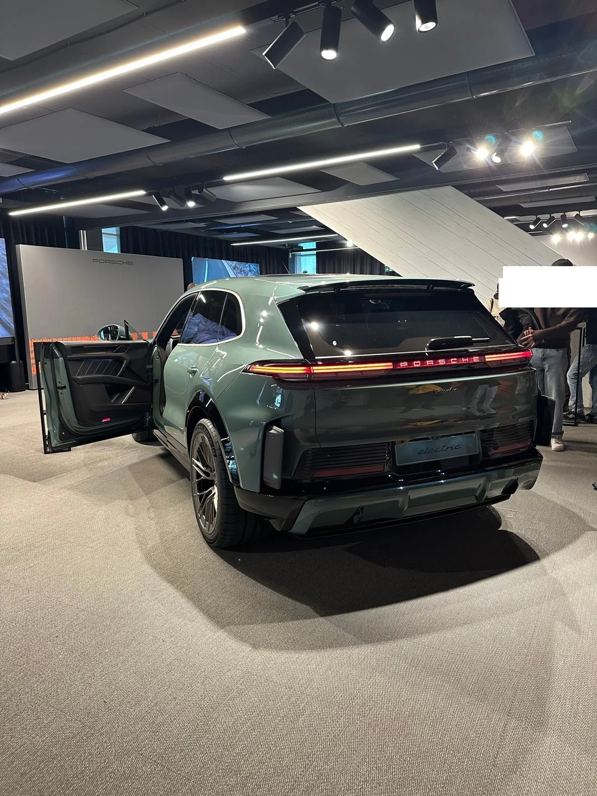 Porsche Cayenne EV Cayenne preview at the Franciacorta Experience Center Italia racetrack Immagine WhatsApp 2025-11-27 ore 16.22.36_78b96447