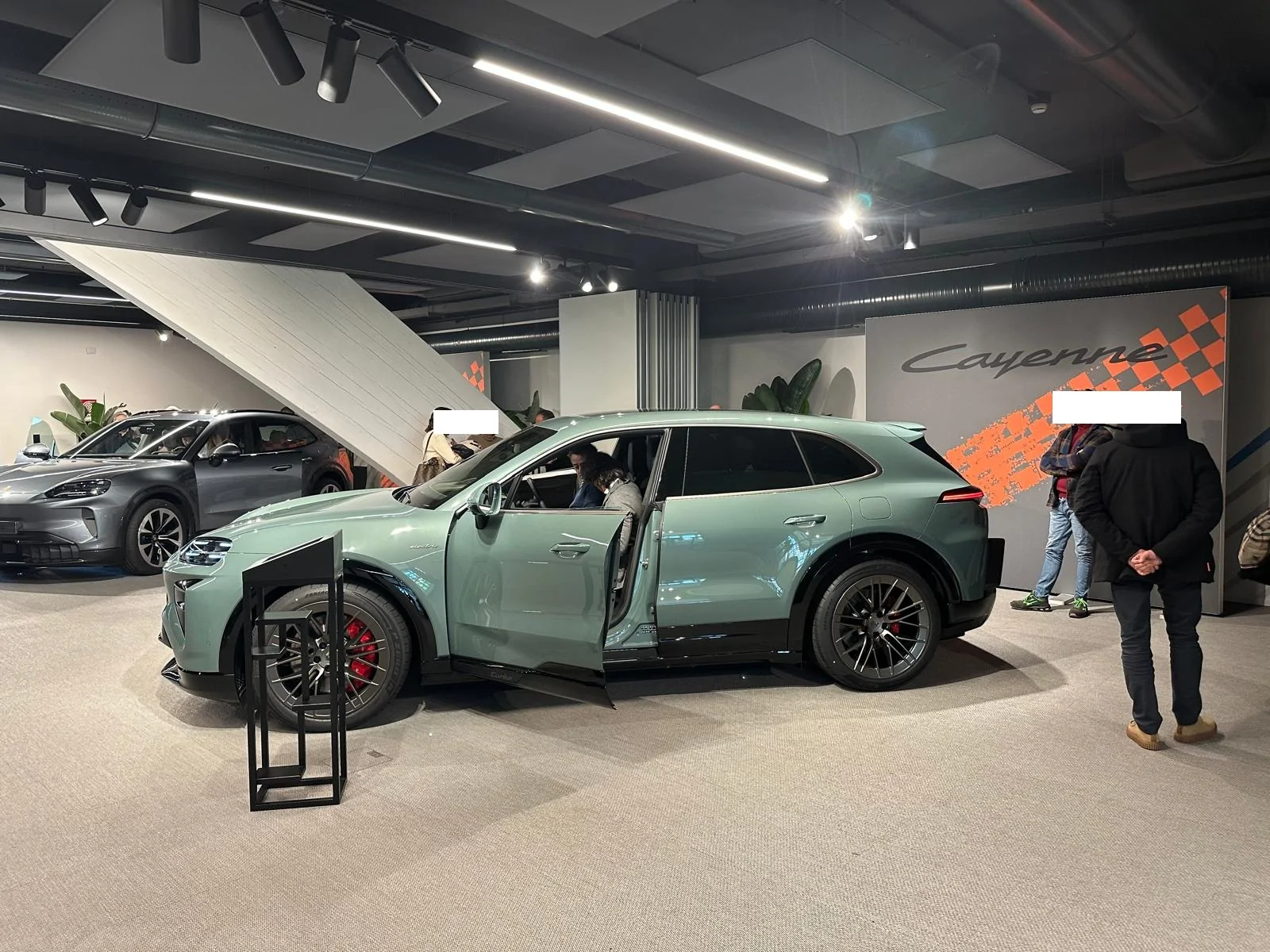 Porsche Cayenne EV Cayenne preview at the Franciacorta Experience Center Italia racetrack Immagine WhatsApp 2025-11-27 ore 16.22.36_794cbaf