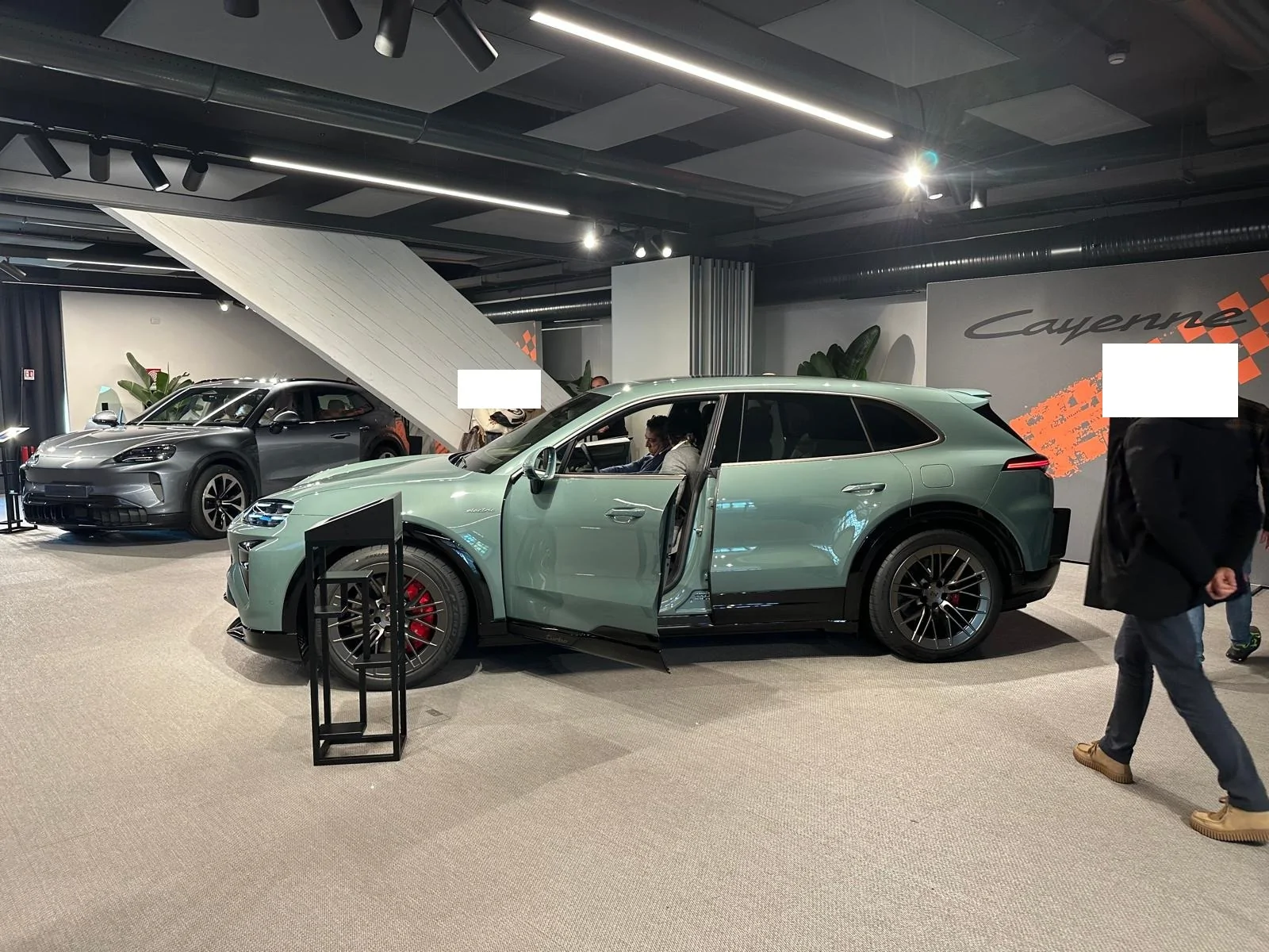 Porsche Cayenne EV Cayenne preview at the Franciacorta Experience Center Italia racetrack Immagine WhatsApp 2025-11-27 ore 16.22.36_c0bd2238