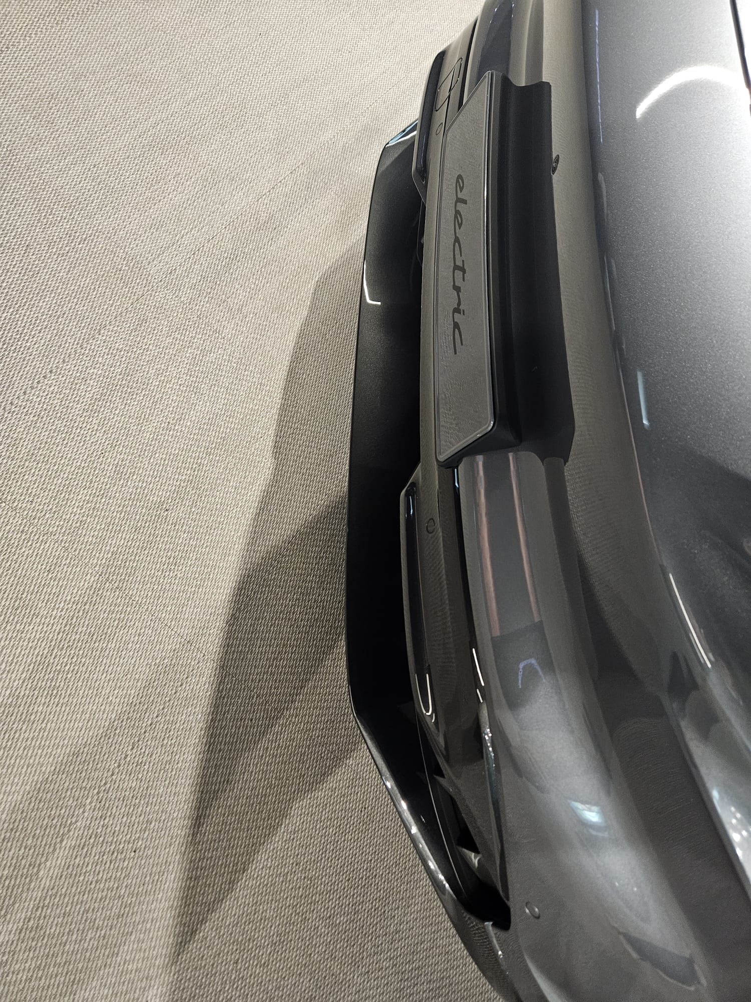 Porsche Cayenne EV Cayenne preview at the Franciacorta Experience Center Italia racetrack Immagine WhatsApp 2025-11-28 ore 11.43.32_5767e6f8