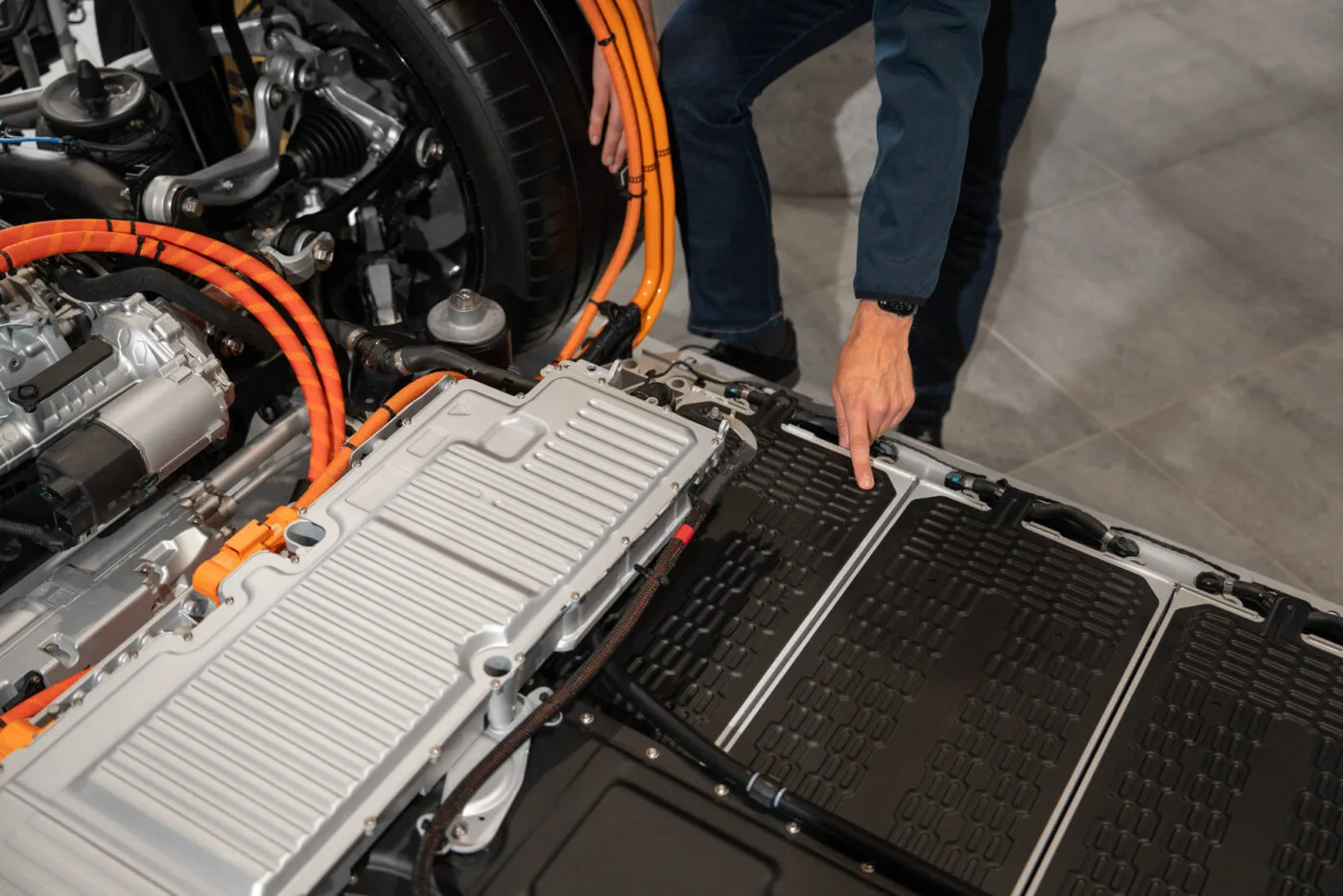 porsche-cayenne-tech-workshop-batterie-battery-2025-2-1400x934.jpg.webp