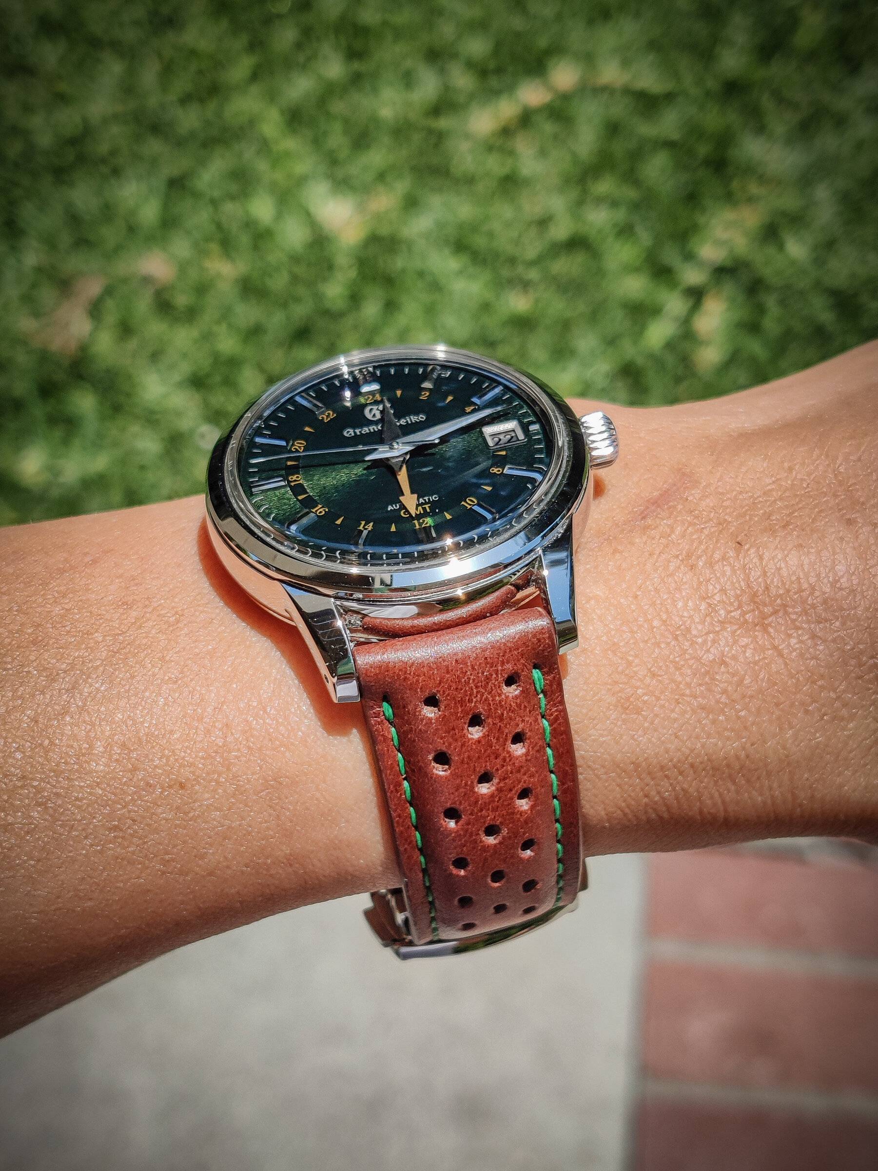 Porsche Cayenne EV Watch collectors - let's talk watches here! PSX_20220522_122742