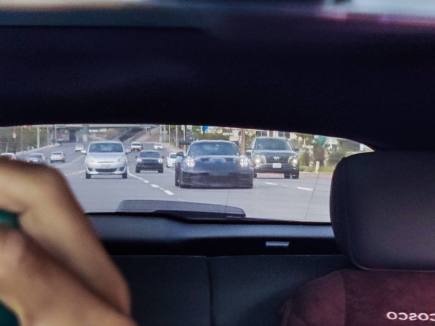 Porsche Cayenne EV 992 GT3RS sighting? PSX_20220727_091859