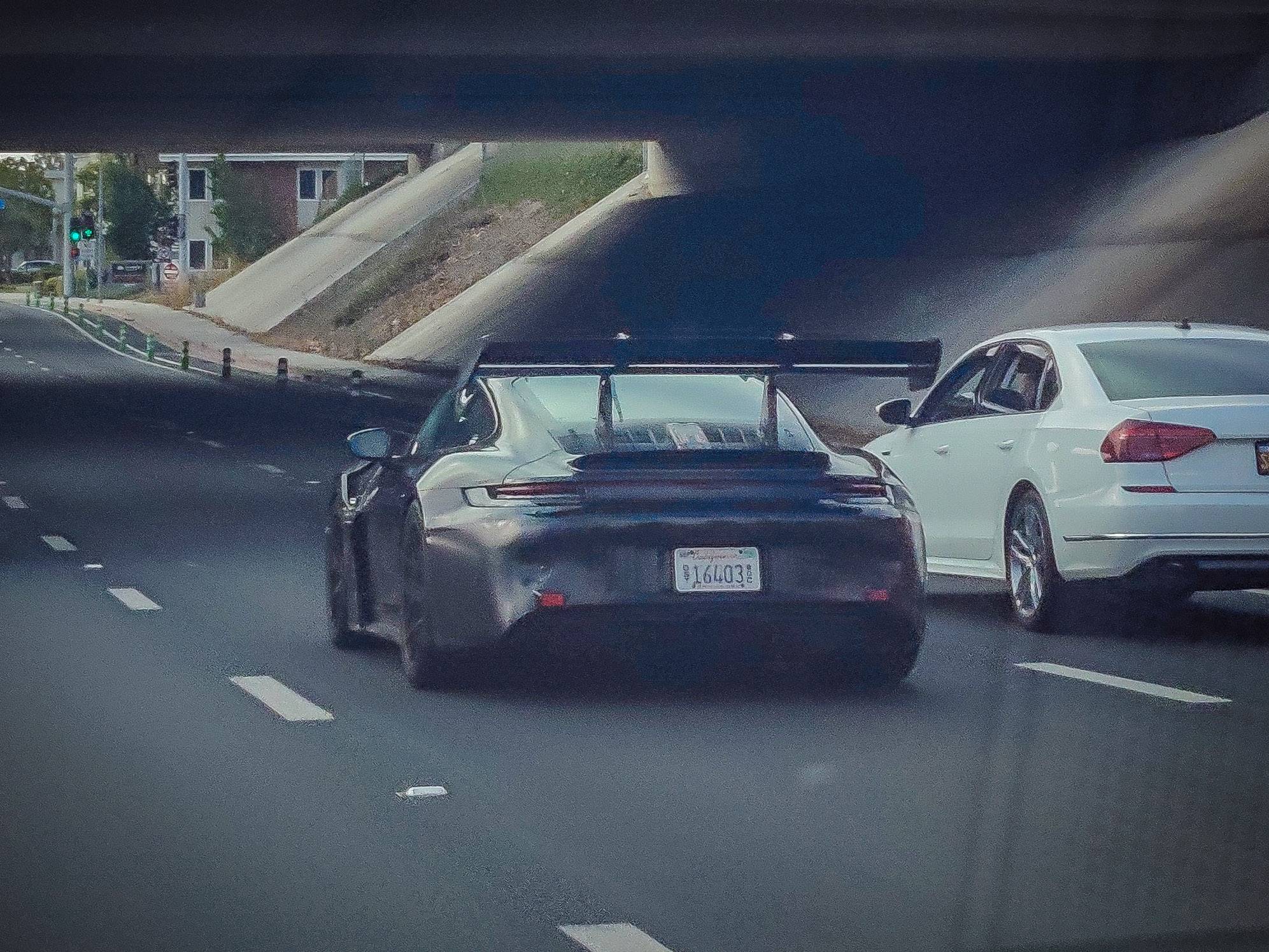 Porsche Cayenne EV 992 GT3RS sighting? PSX_20220727_092127