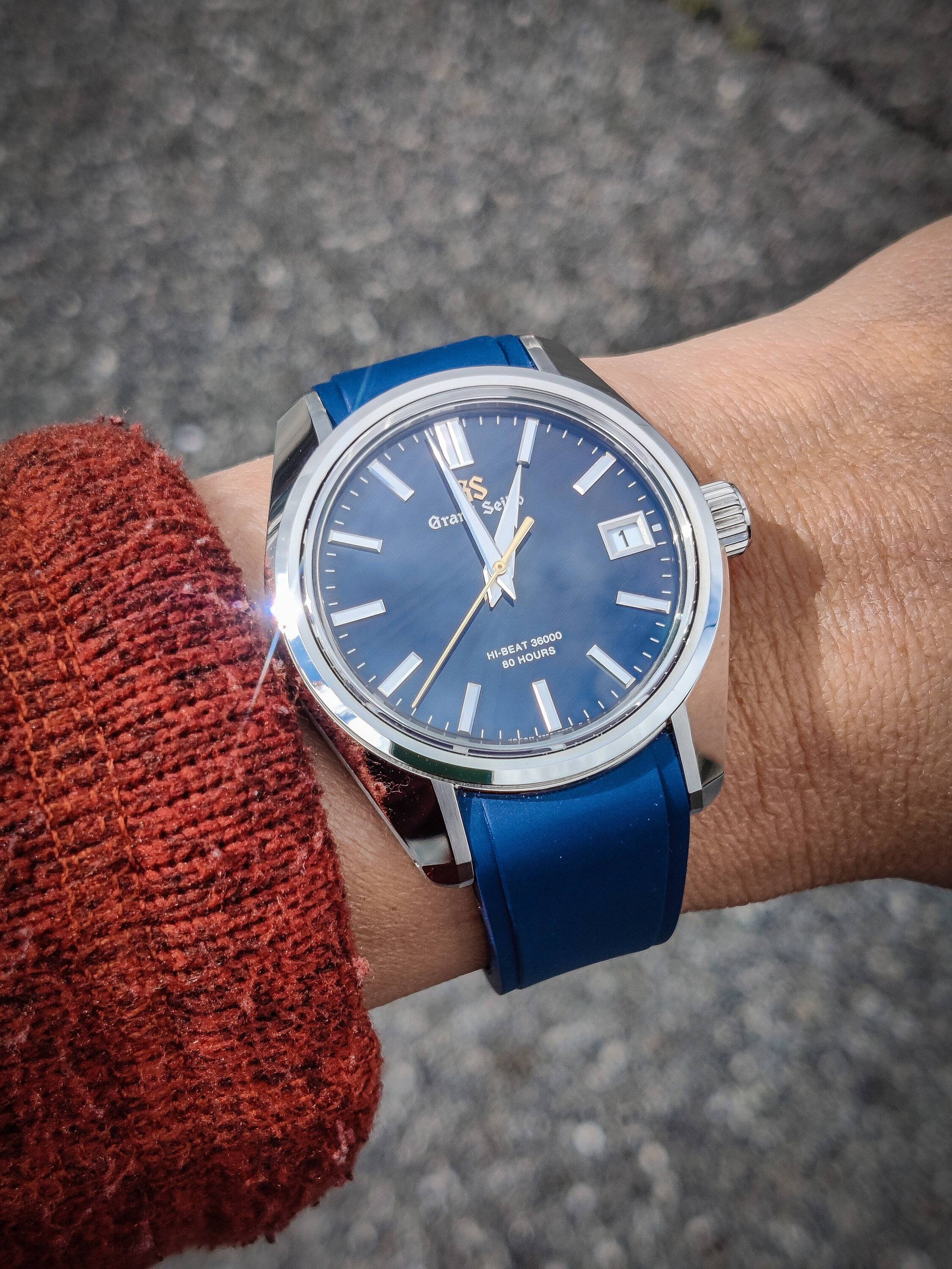 Porsche Cayenne EV Watch collectors - let's talk watches here! PSX_20230301_130020