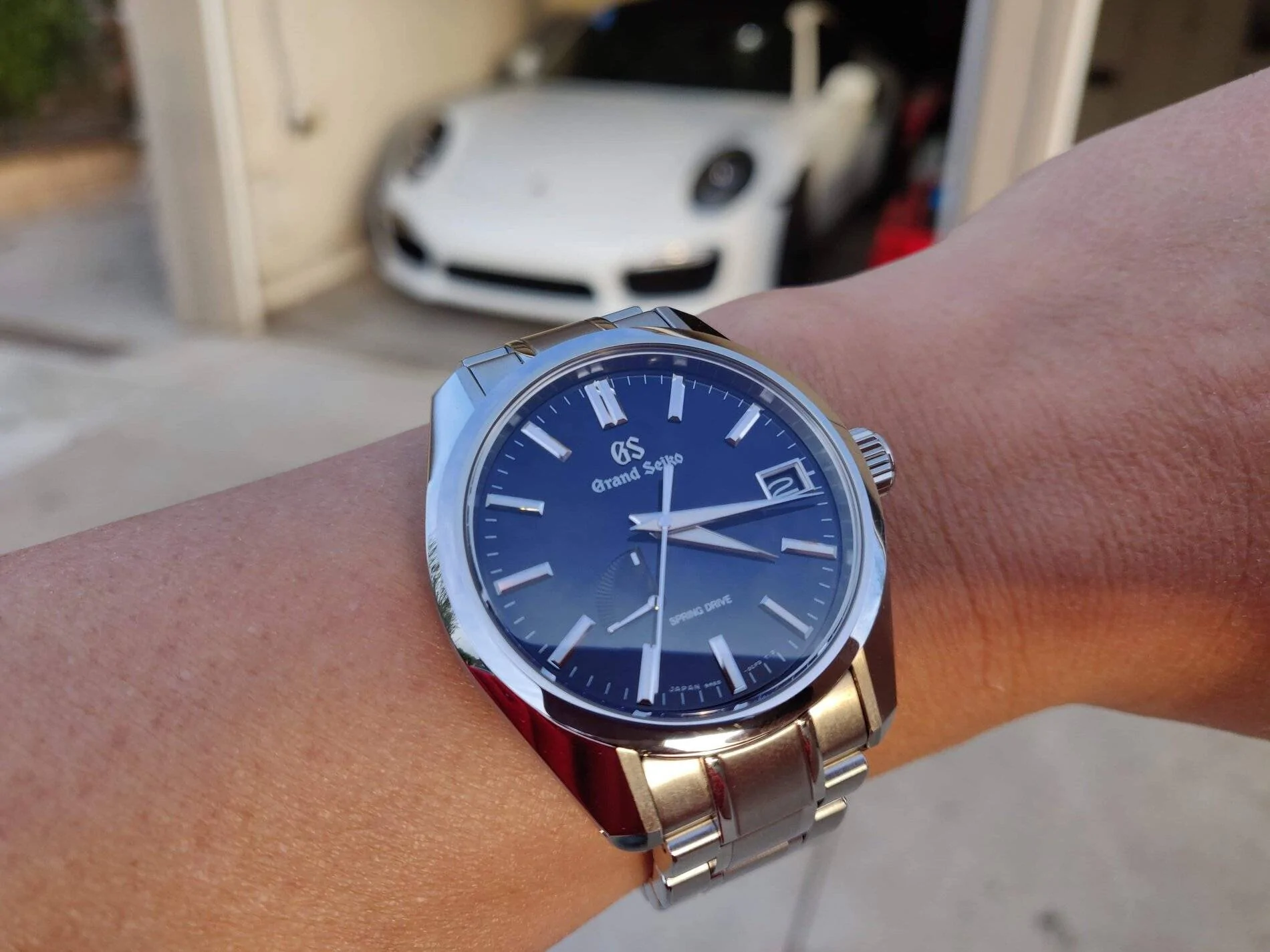Porsche Cayenne EV Watch collectors - let's talk watches here! received_1005213296669456