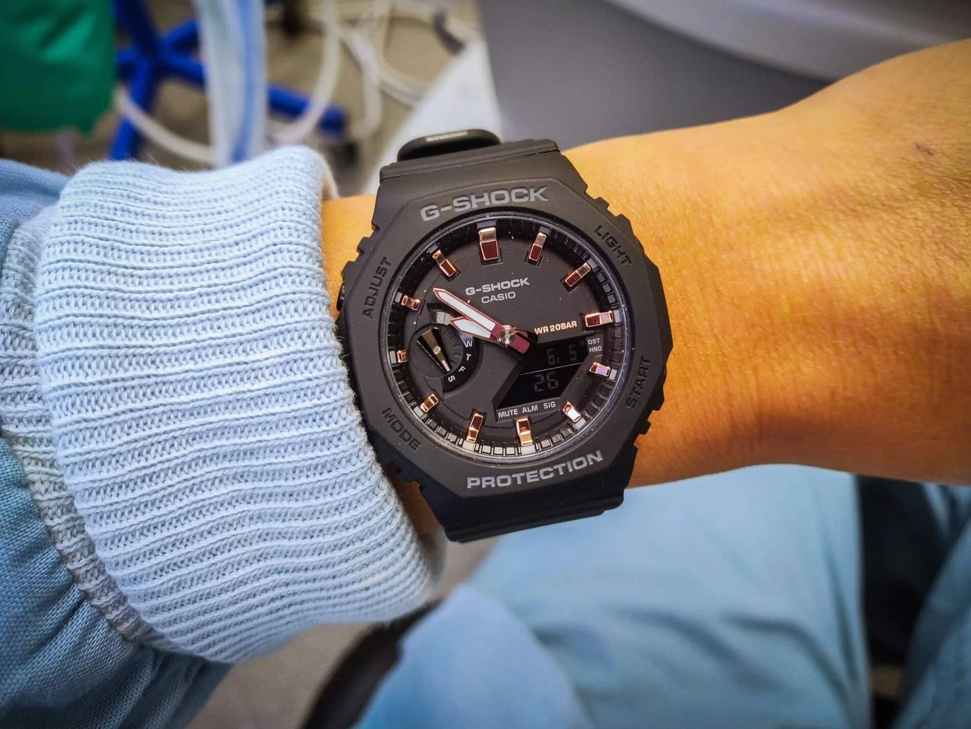 Porsche Cayenne EV Watch collectors - let's talk watches here! received_936017053855859