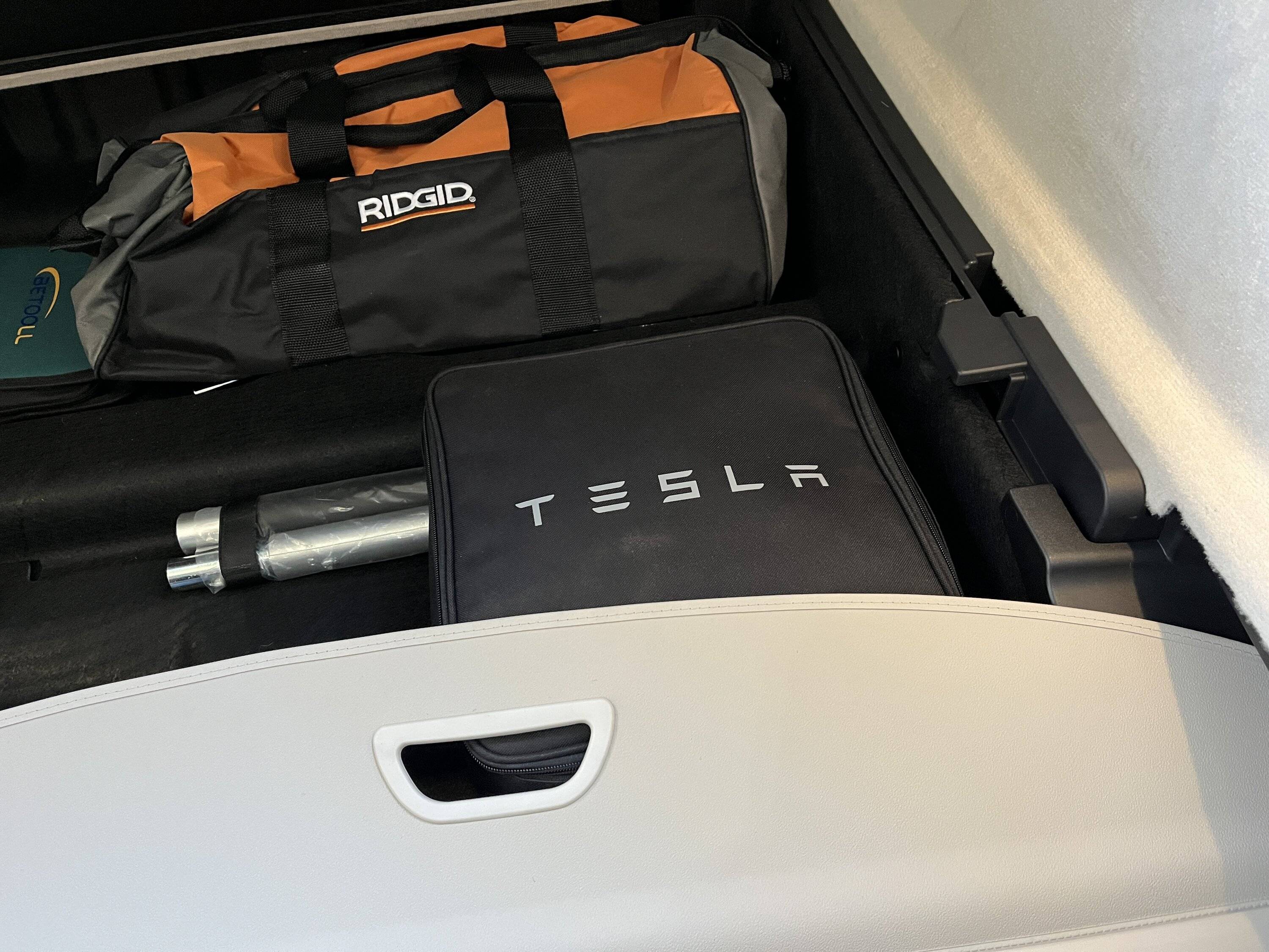 Porsche Cayenne EV Traded Taycan 4 CT for EQS 450 4Matic SUV TeslaMobileEVSEinStorageCompartment