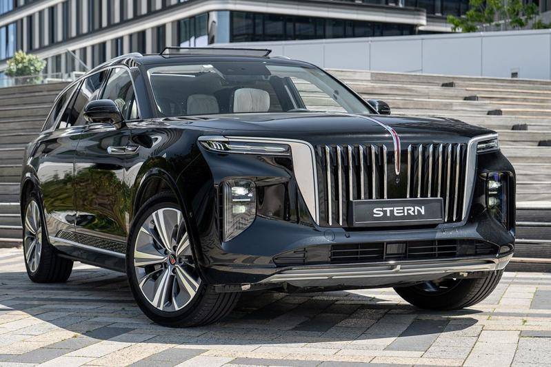 Porsche Cayenne EV BMW i7 tgyym3ubk2cy_800