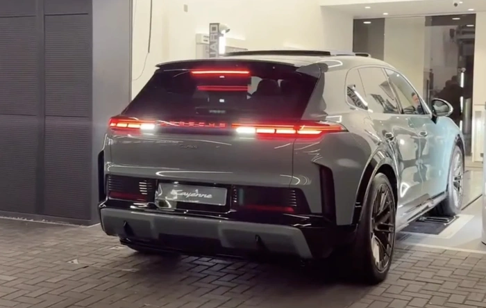 Video: Cayenne EV low speed V8 rumble sound (through external speakers)