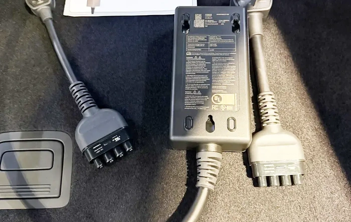 [North America] - Cayenne EV EVSE - new model - completely different