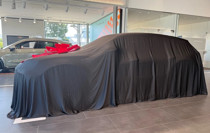 My Cayenne S Electric EV delivered - first customer's in Czech Republic